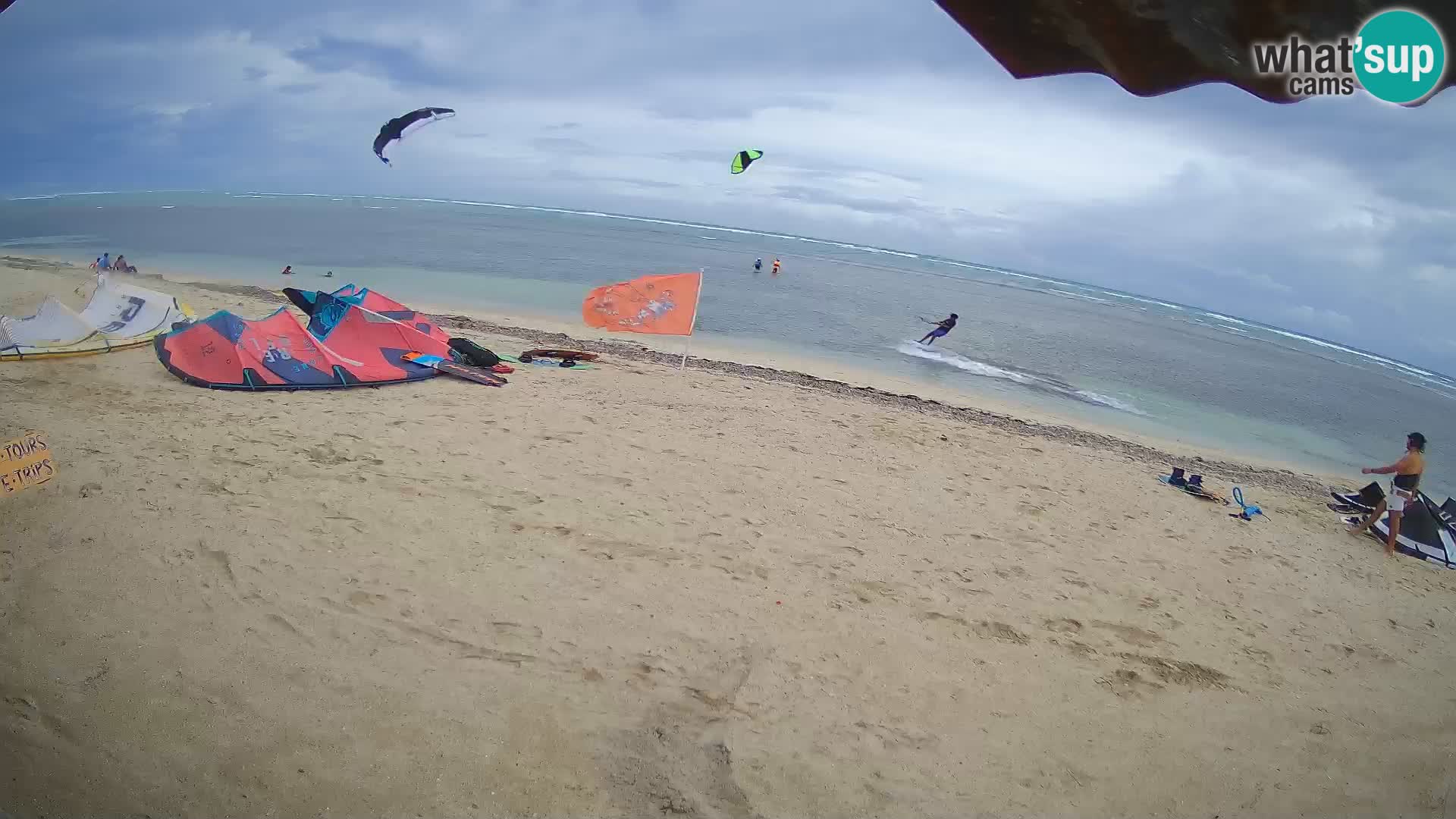 Caméra en direct de Kite Buen Hombre Kiteboarding – Plage Buen Hombre – Monte Cristi – République Dominicaine