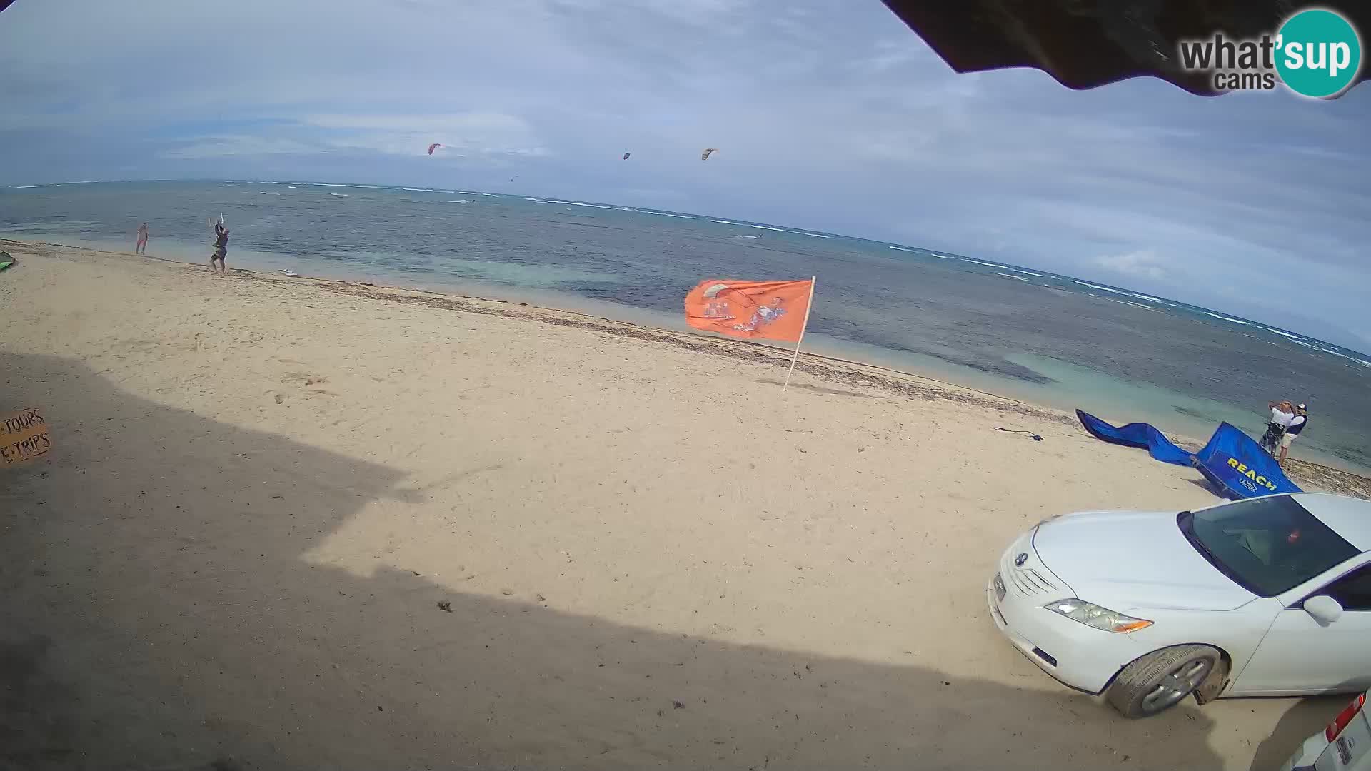 Caméra en direct de Kite Buen Hombre Kiteboarding – Plage Buen Hombre – Monte Cristi – République Dominicaine