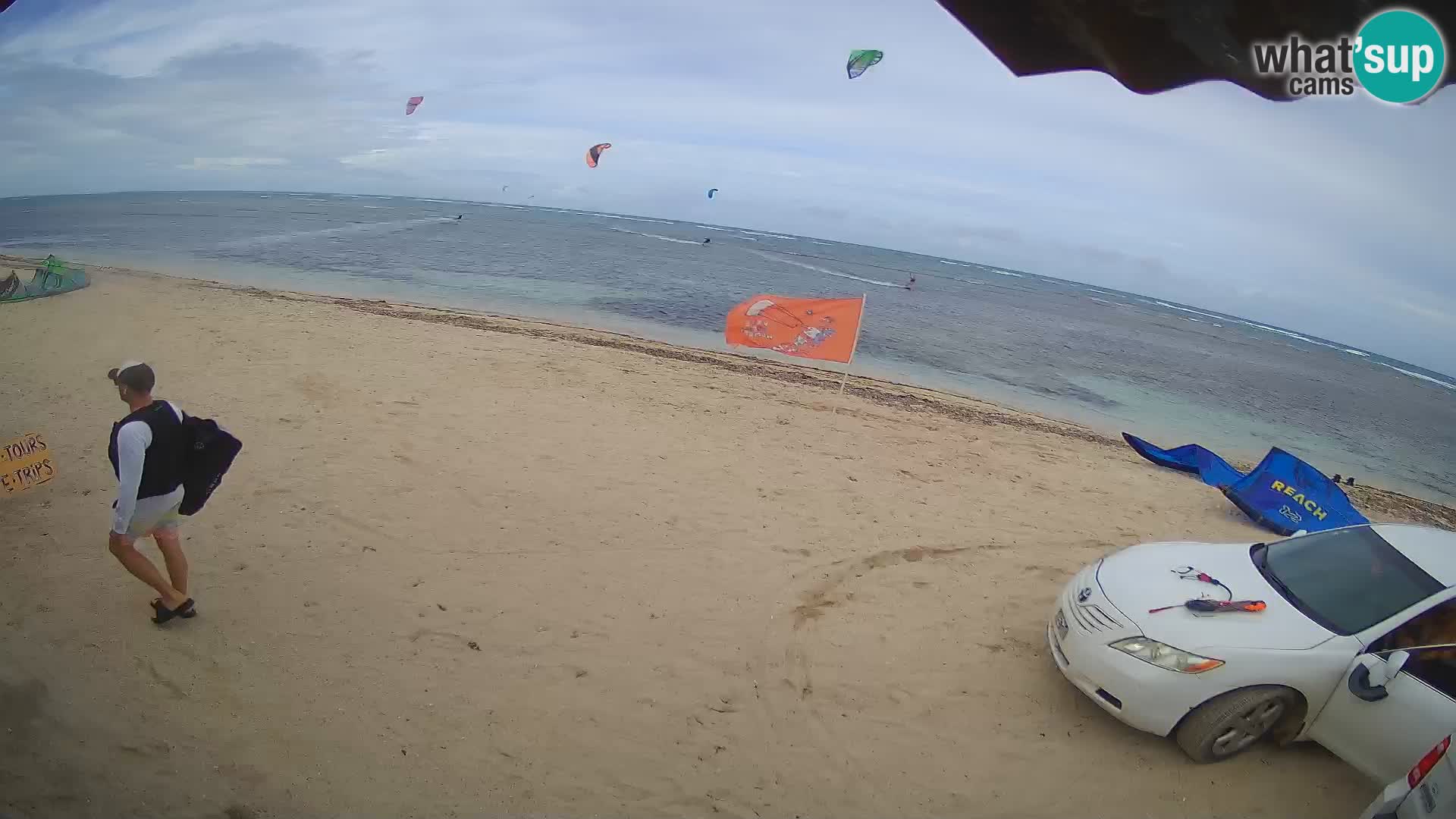 Caméra en direct de Kite Buen Hombre Kiteboarding – Plage Buen Hombre – Monte Cristi – République Dominicaine