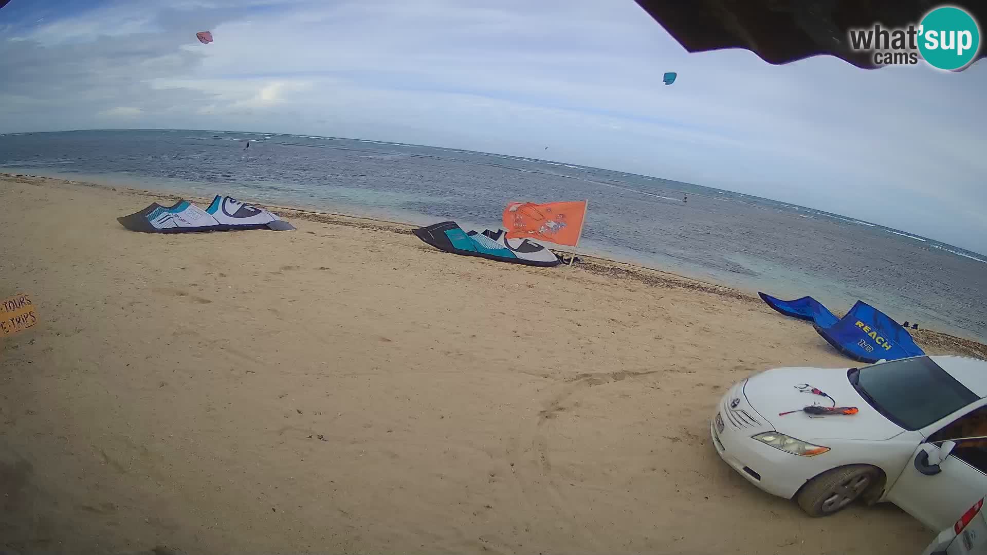 Caméra en direct de Kite Buen Hombre Kiteboarding – Plage Buen Hombre – Monte Cristi – République Dominicaine