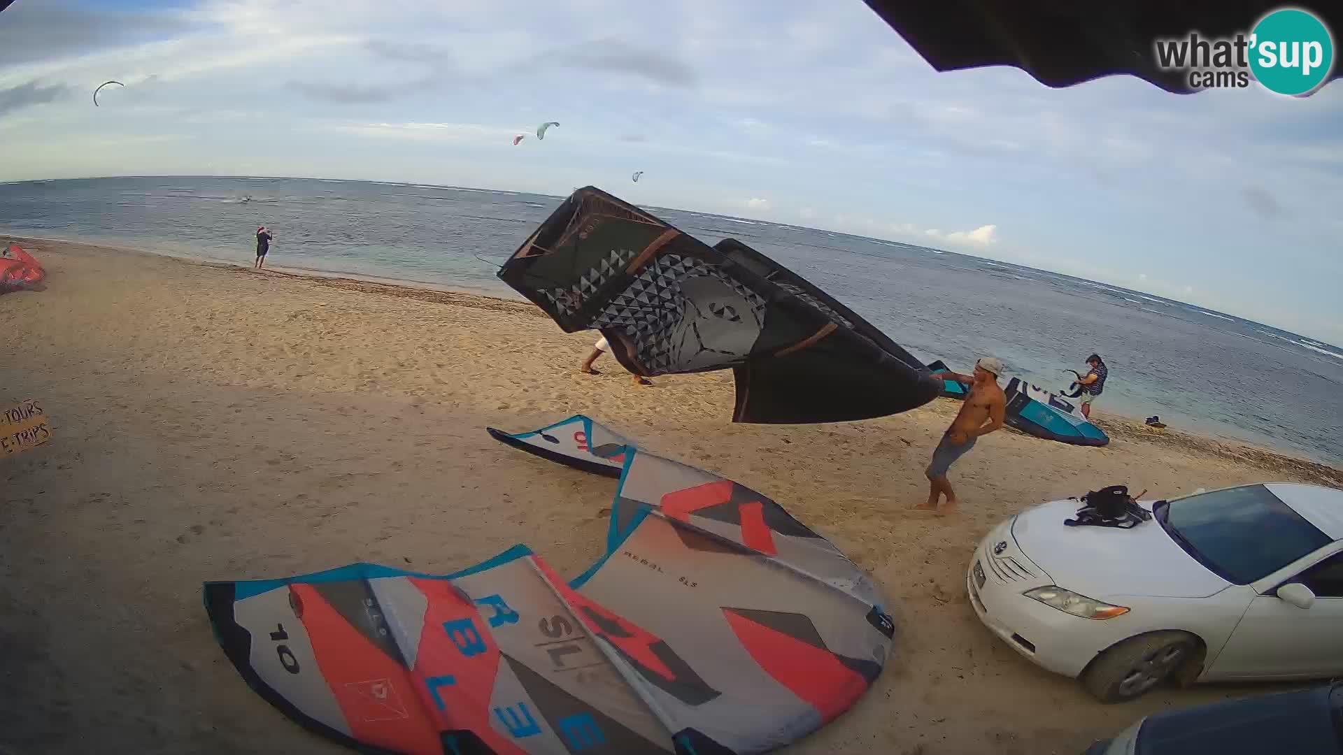 Caméra en direct de Kite Buen Hombre Kiteboarding – Plage Buen Hombre – Monte Cristi – République Dominicaine