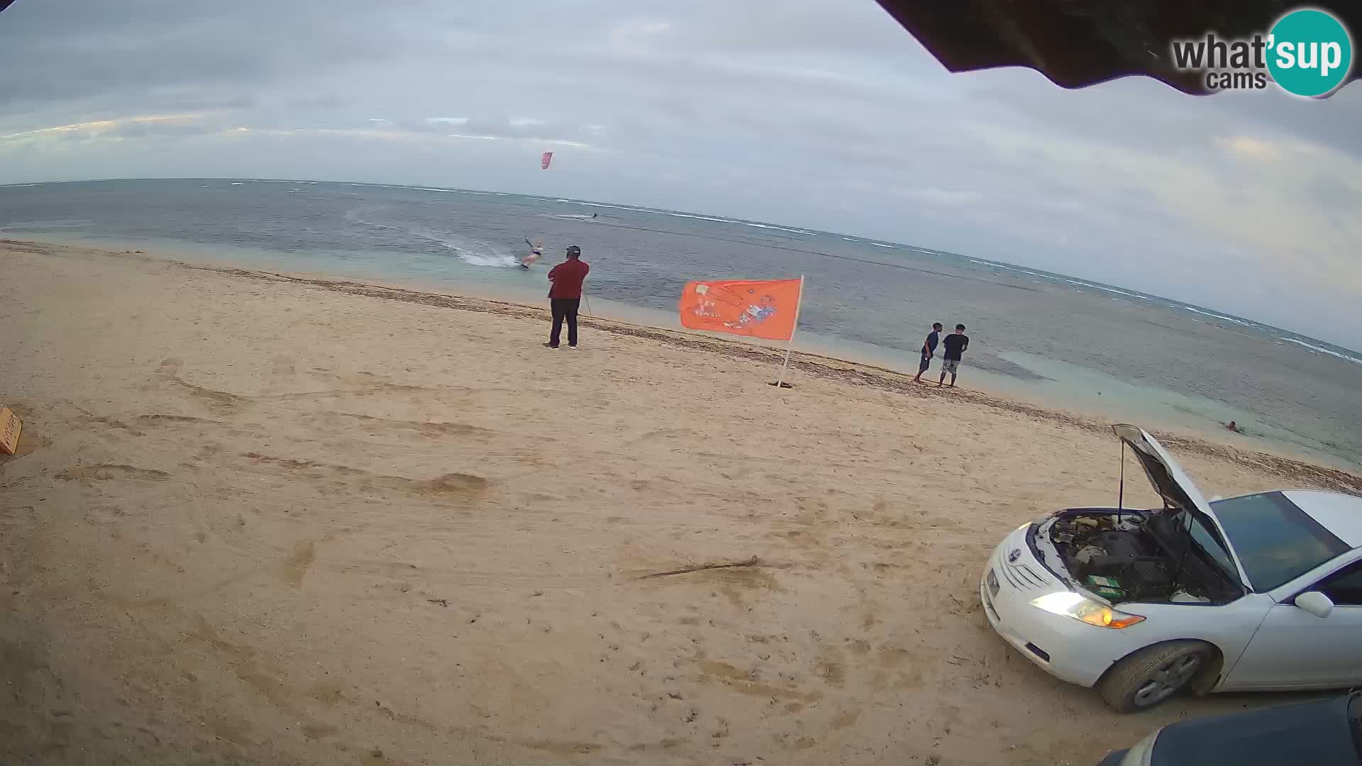 Caméra en direct de Kite Buen Hombre Kiteboarding – Plage Buen Hombre – Monte Cristi – République Dominicaine