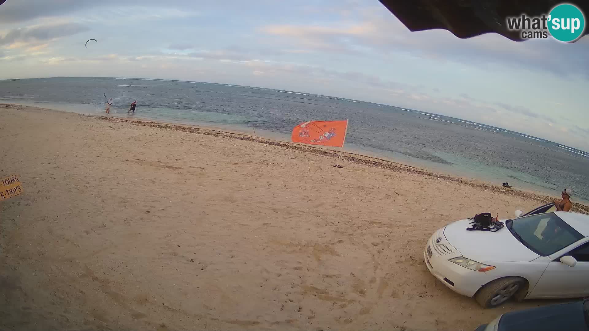 Caméra en direct de Kite Buen Hombre Kiteboarding – Plage Buen Hombre – Monte Cristi – République Dominicaine