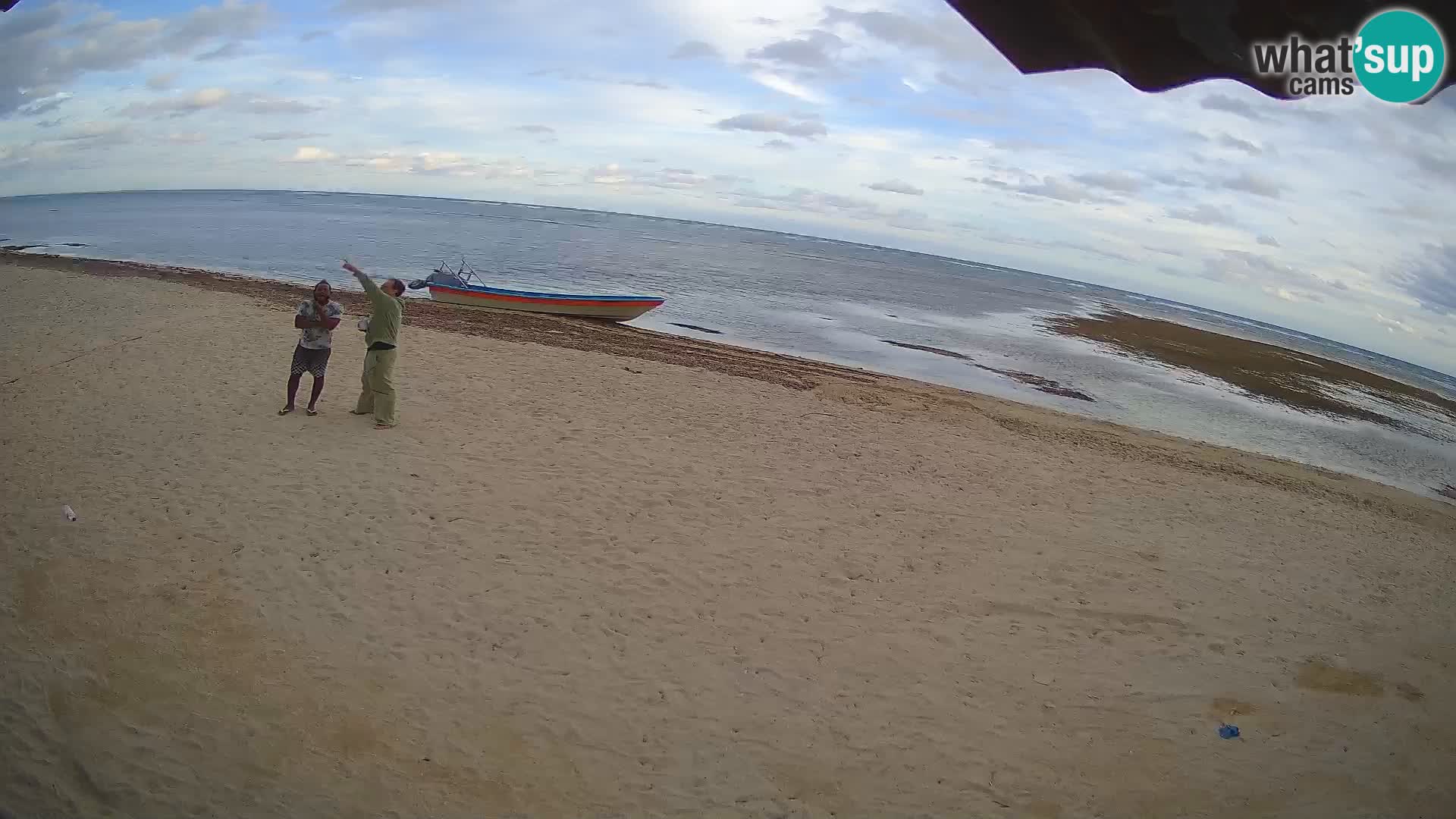 Caméra en direct de Kite Buen Hombre Kiteboarding – Plage Buen Hombre – Monte Cristi – République Dominicaine