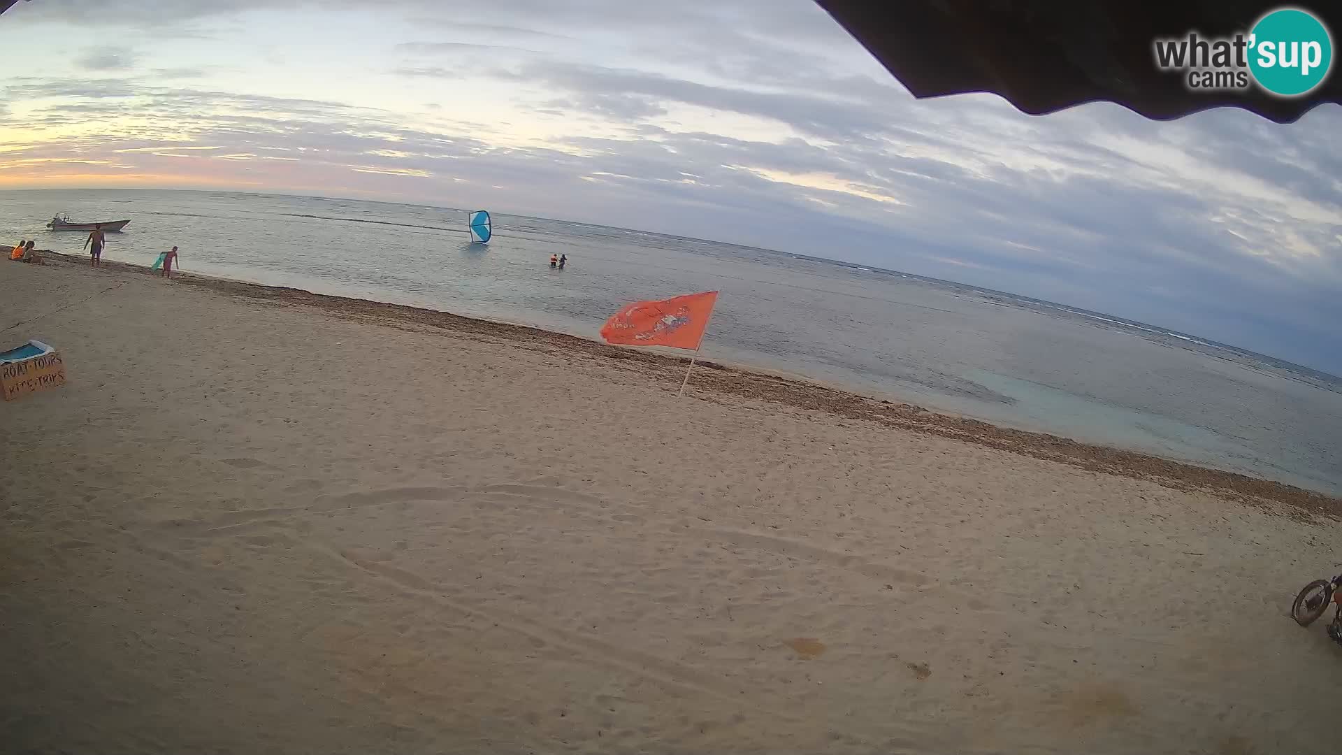 Caméra en direct de Kite Buen Hombre Kiteboarding – Plage Buen Hombre – Monte Cristi – République Dominicaine