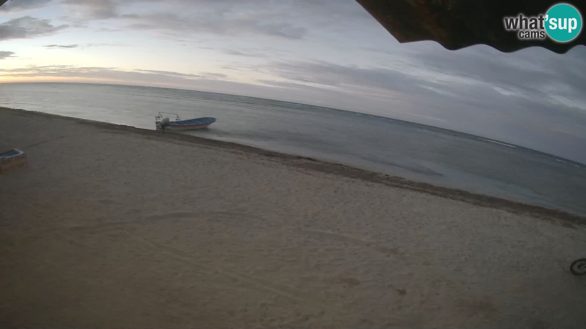 Caméra en direct de Kite Buen Hombre Kiteboarding – Plage Buen Hombre – Monte Cristi – République Dominicaine