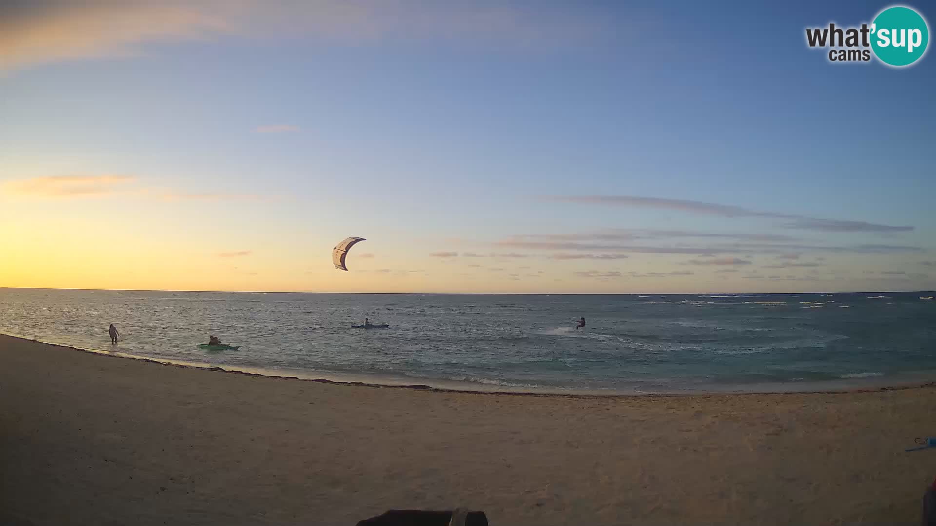 Caméra en direct de Kite Buen Hombre Kiteboarding – Plage Buen Hombre – Monte Cristi – République Dominicaine