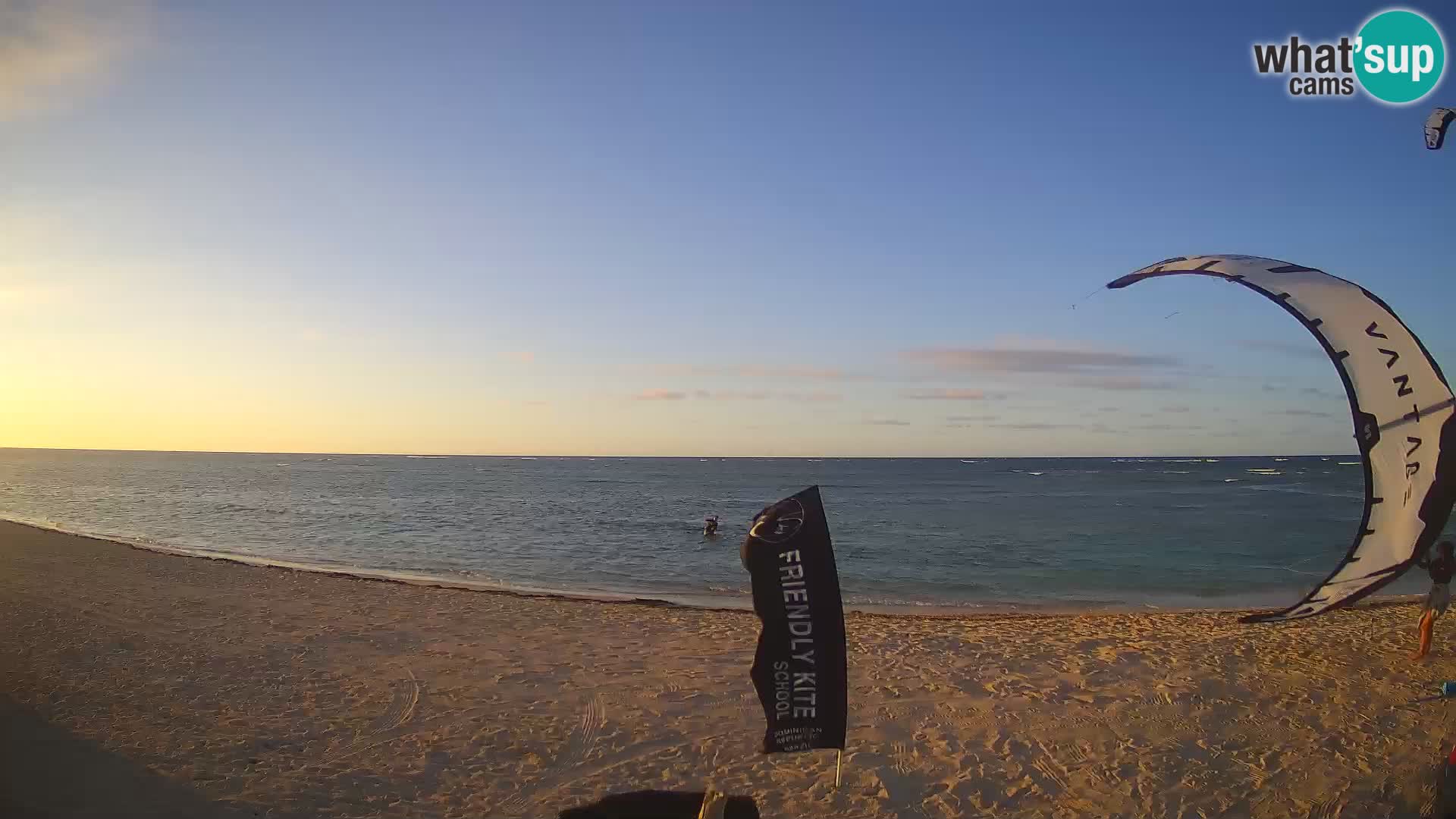 Caméra en direct de Kite Buen Hombre Kiteboarding – Plage Buen Hombre – Monte Cristi – République Dominicaine