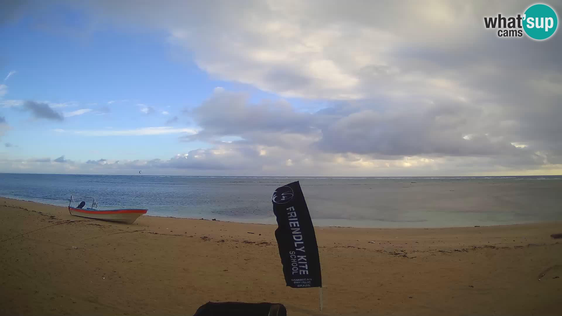 Caméra en direct de Kite Buen Hombre Kiteboarding – Plage Buen Hombre – Monte Cristi – République Dominicaine