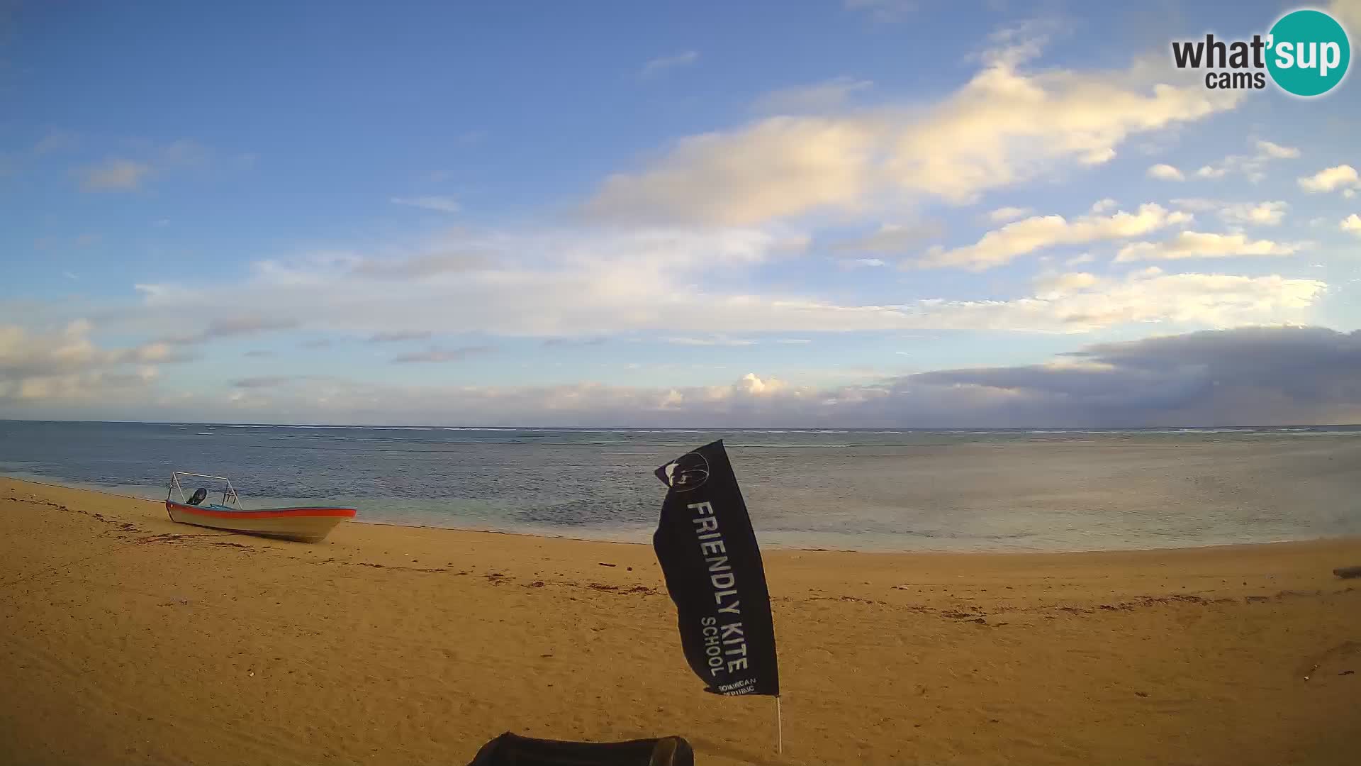 Caméra en direct de Kite Buen Hombre Kiteboarding – Plage Buen Hombre – Monte Cristi – République Dominicaine