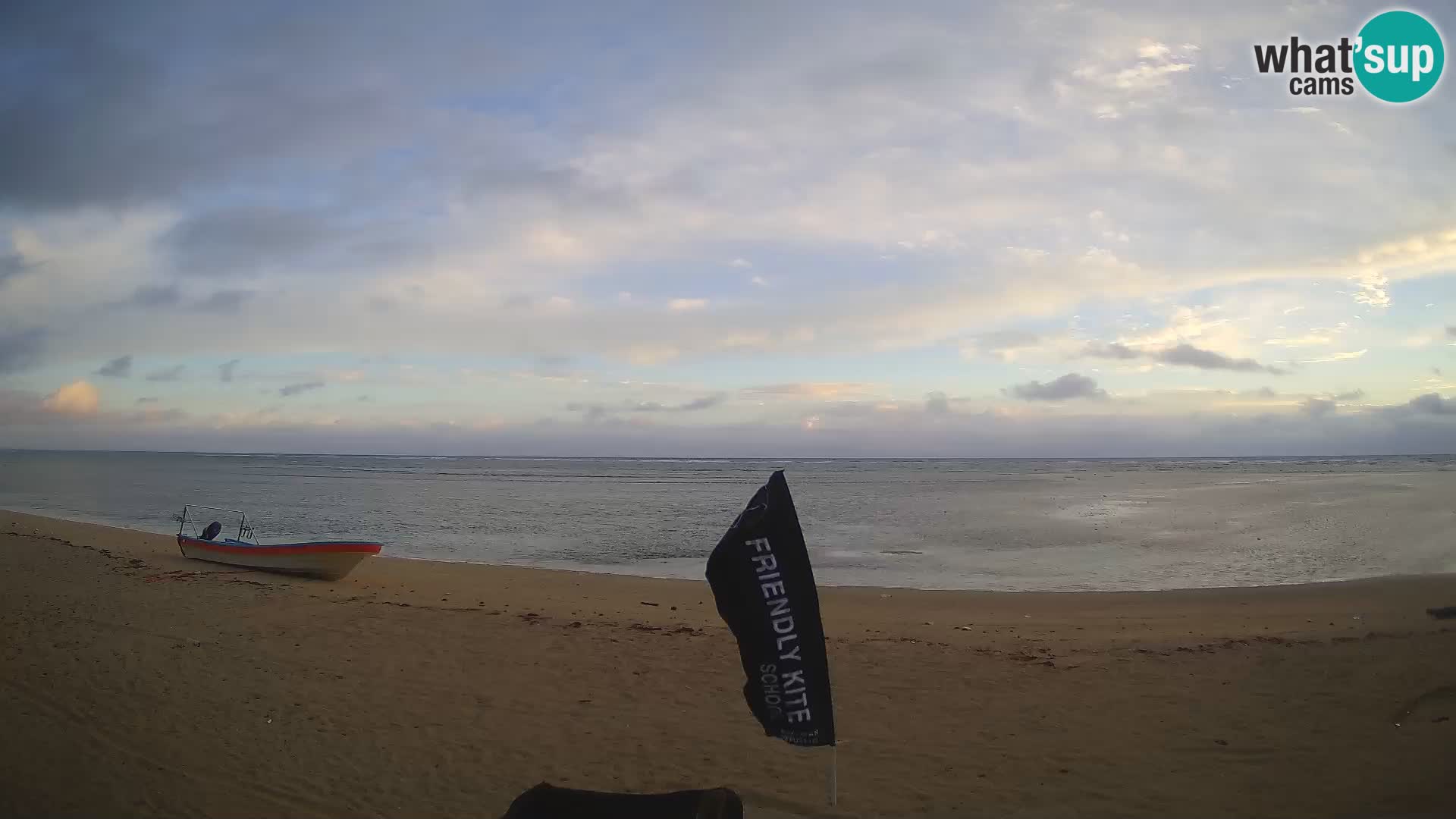 Caméra en direct de Kite Buen Hombre Kiteboarding – Plage Buen Hombre – Monte Cristi – République Dominicaine