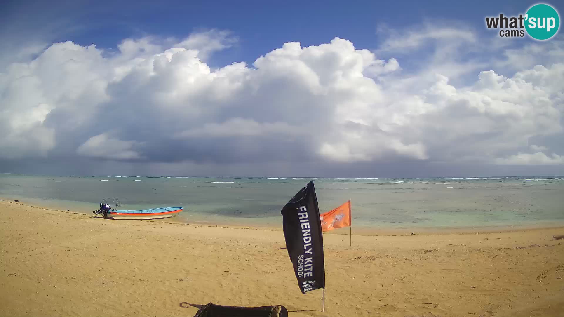 Web kamera Kite Buen Hombre Kiteboarding School – plaža Buen Hombre – Monte Cristi – Dominikanska Republika