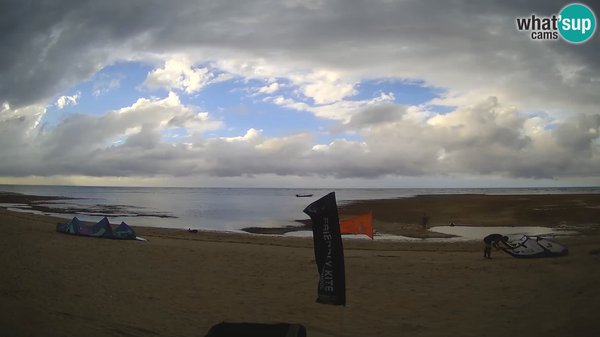 Cámara en Vivo Kite Buen Hombre Kiteboarding School – Playa Buen Hombre – Monte Cristi – República Dominicana