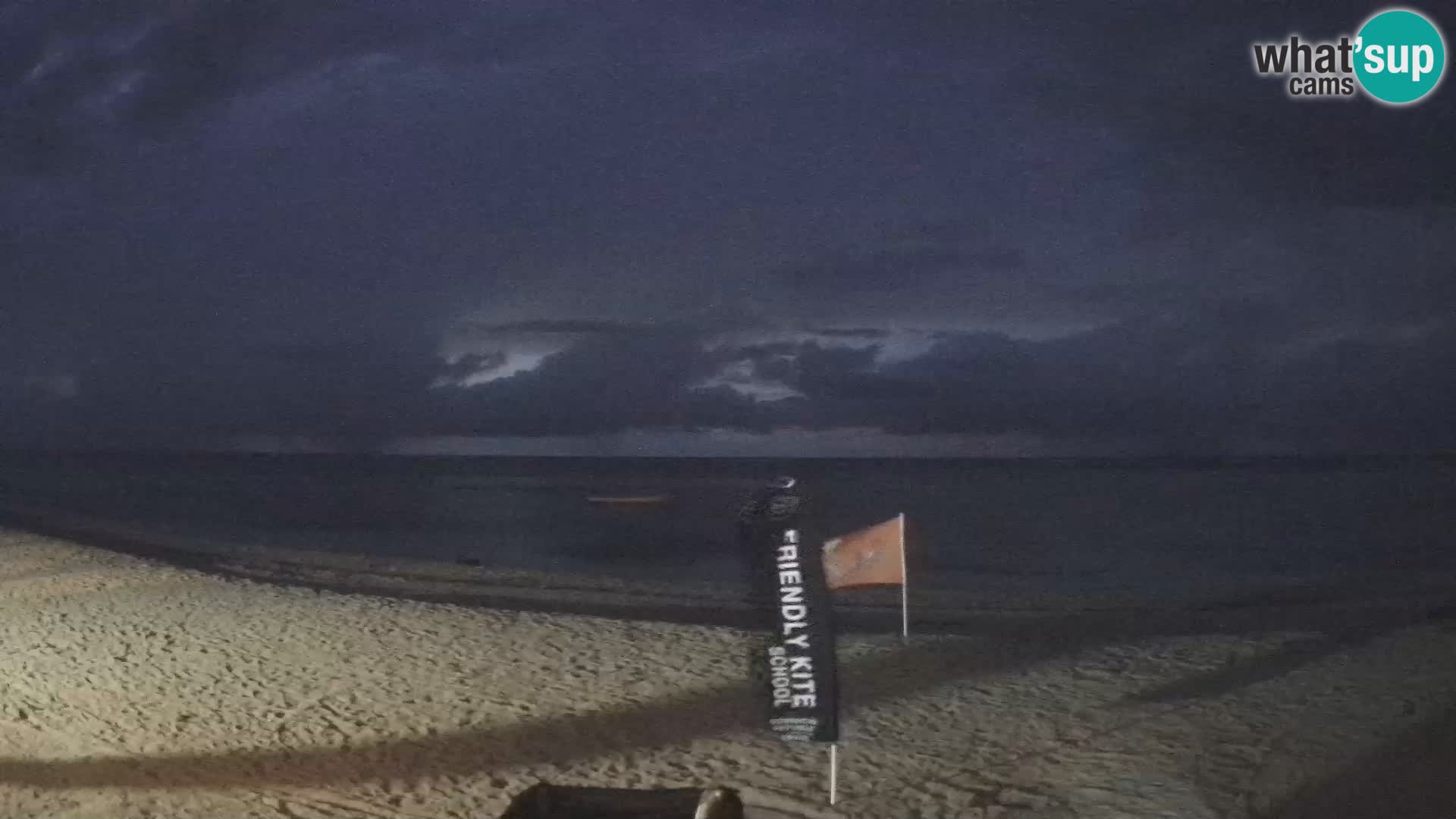 Caméra en direct de Kite Buen Hombre Kiteboarding – Plage Buen Hombre – Monte Cristi – République Dominicaine