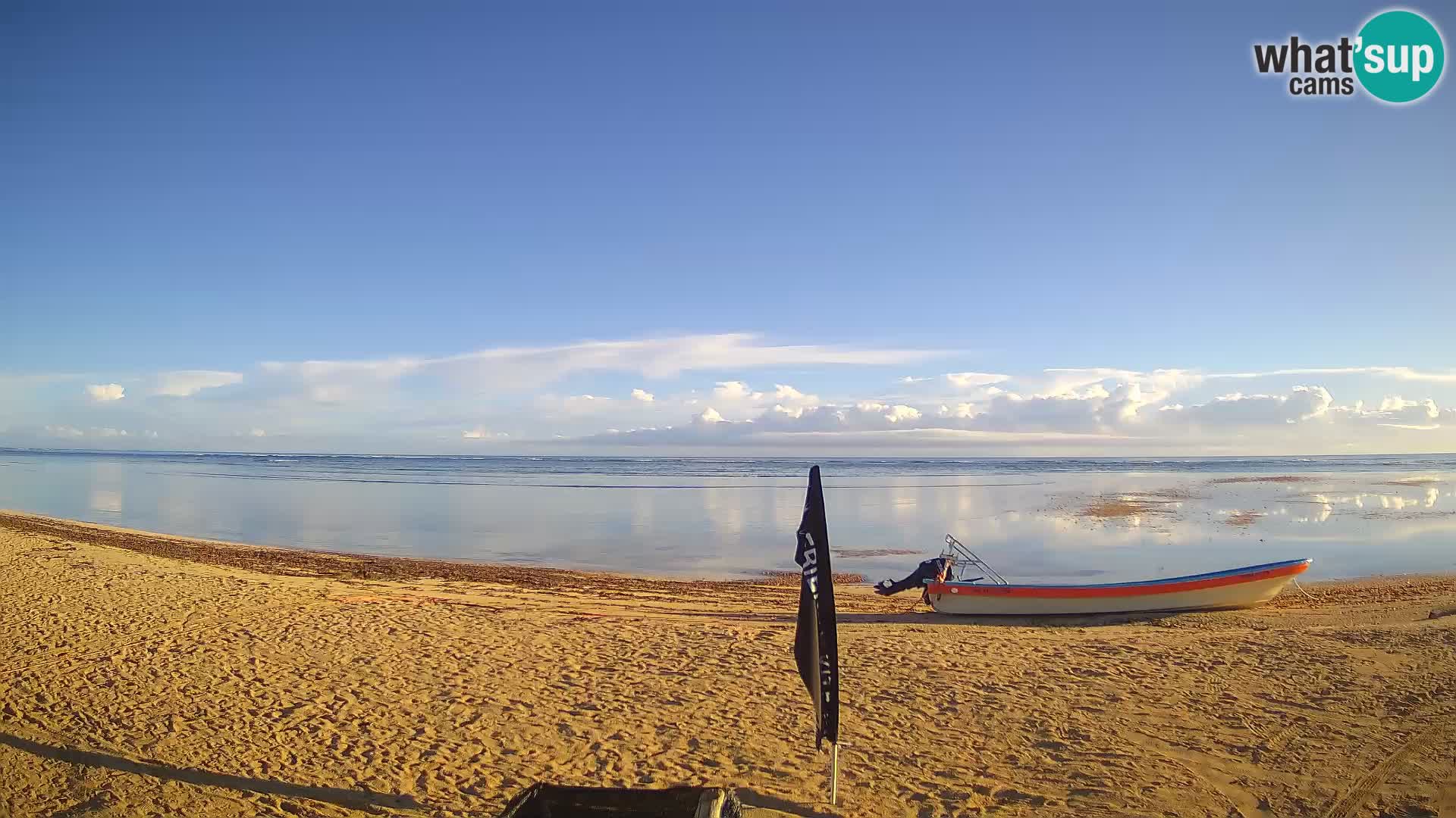 Web kamera Kite Buen Hombre Kiteboarding School – plaža Buen Hombre – Monte Cristi – Dominikanska Republika