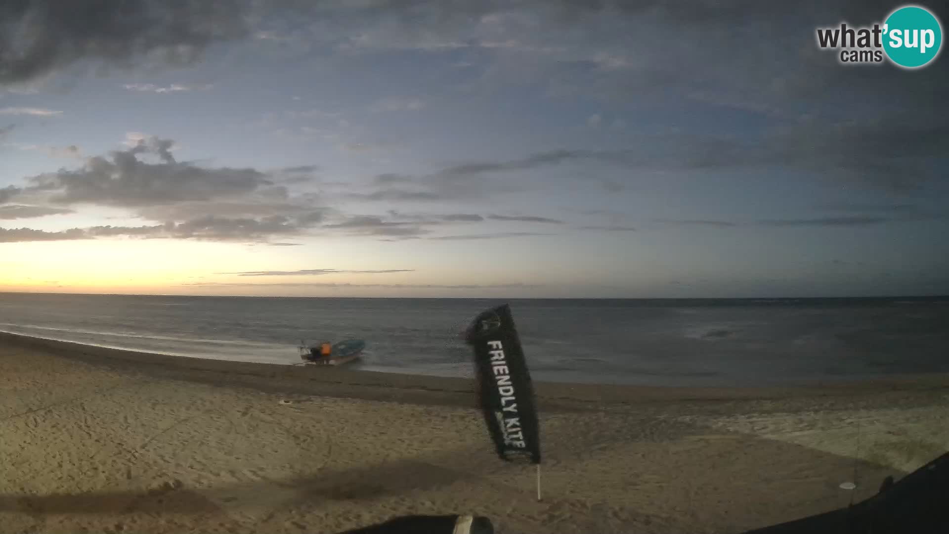 Caméra en direct de Kite Buen Hombre Kiteboarding – Plage Buen Hombre – Monte Cristi – République Dominicaine