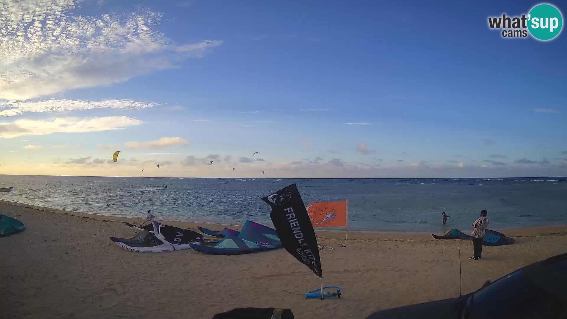 Caméra en direct de Kite Buen Hombre Kiteboarding – Plage Buen Hombre – Monte Cristi – République Dominicaine