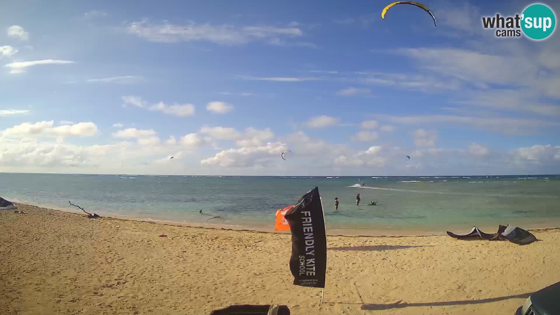Caméra en direct de Kite Buen Hombre Kiteboarding – Plage Buen Hombre – Monte Cristi – République Dominicaine