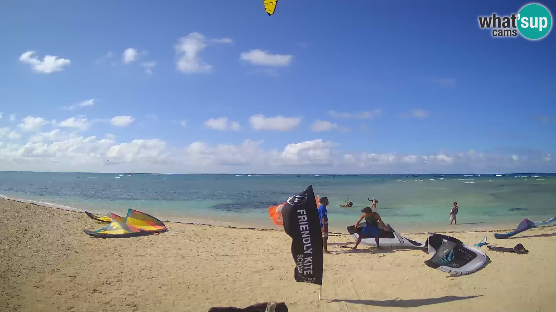 Web kamera Kite Buen Hombre Kiteboarding School – plaža Buen Hombre – Monte Cristi – Dominikanska Republika