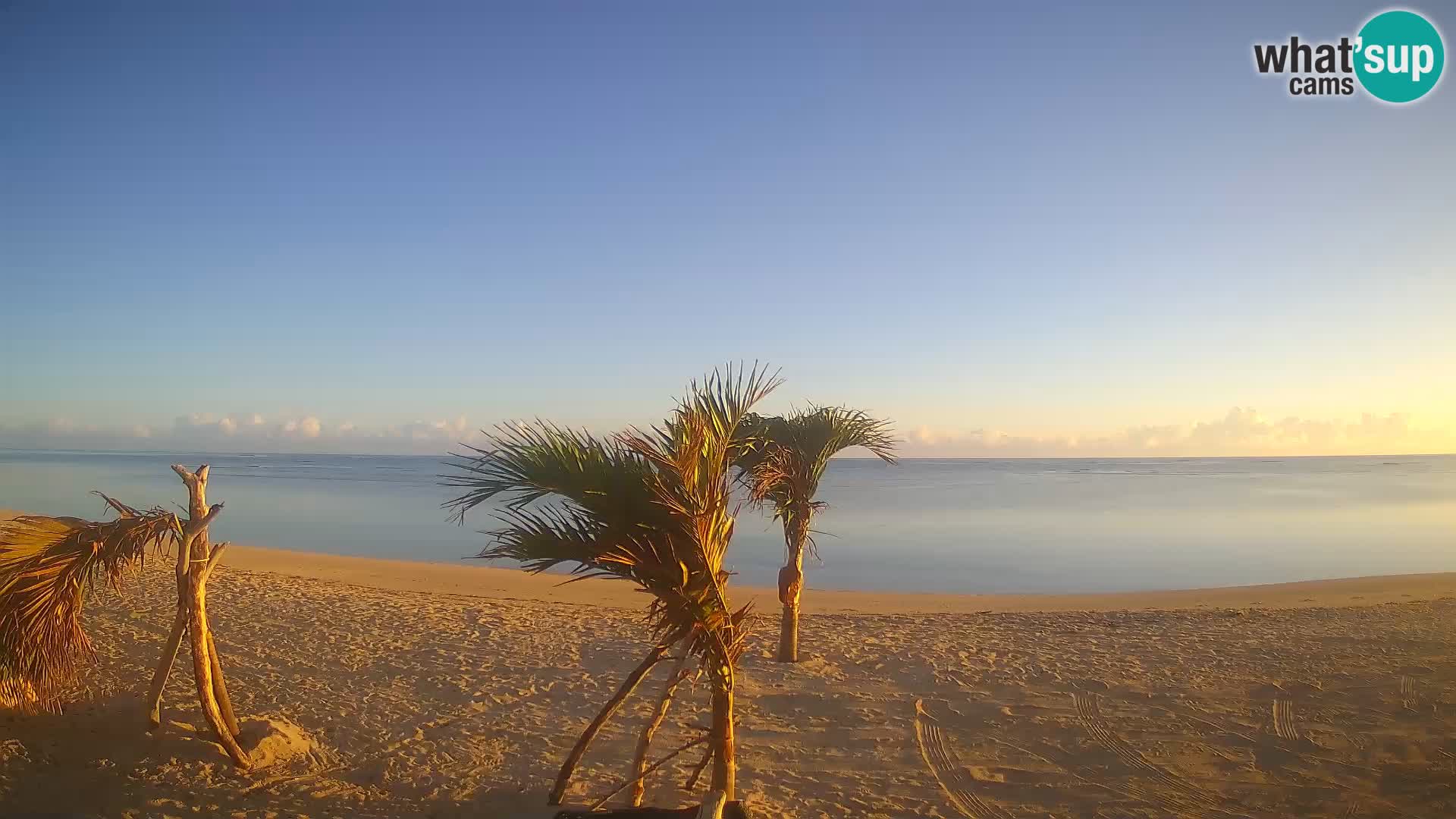 Web kamera Kite Buen Hombre Kiteboarding School – plaža Buen Hombre – Monte Cristi – Dominikanska Republika