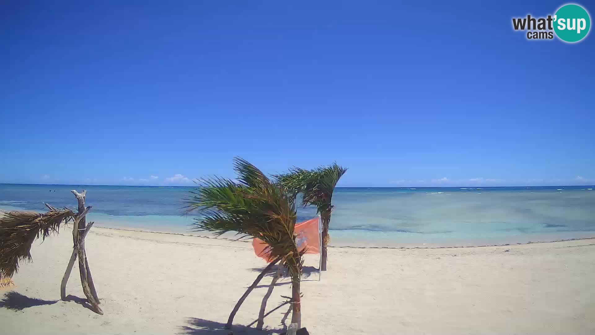 Caméra en direct de Kite Buen Hombre Kiteboarding – Plage Buen Hombre – Monte Cristi – République Dominicaine