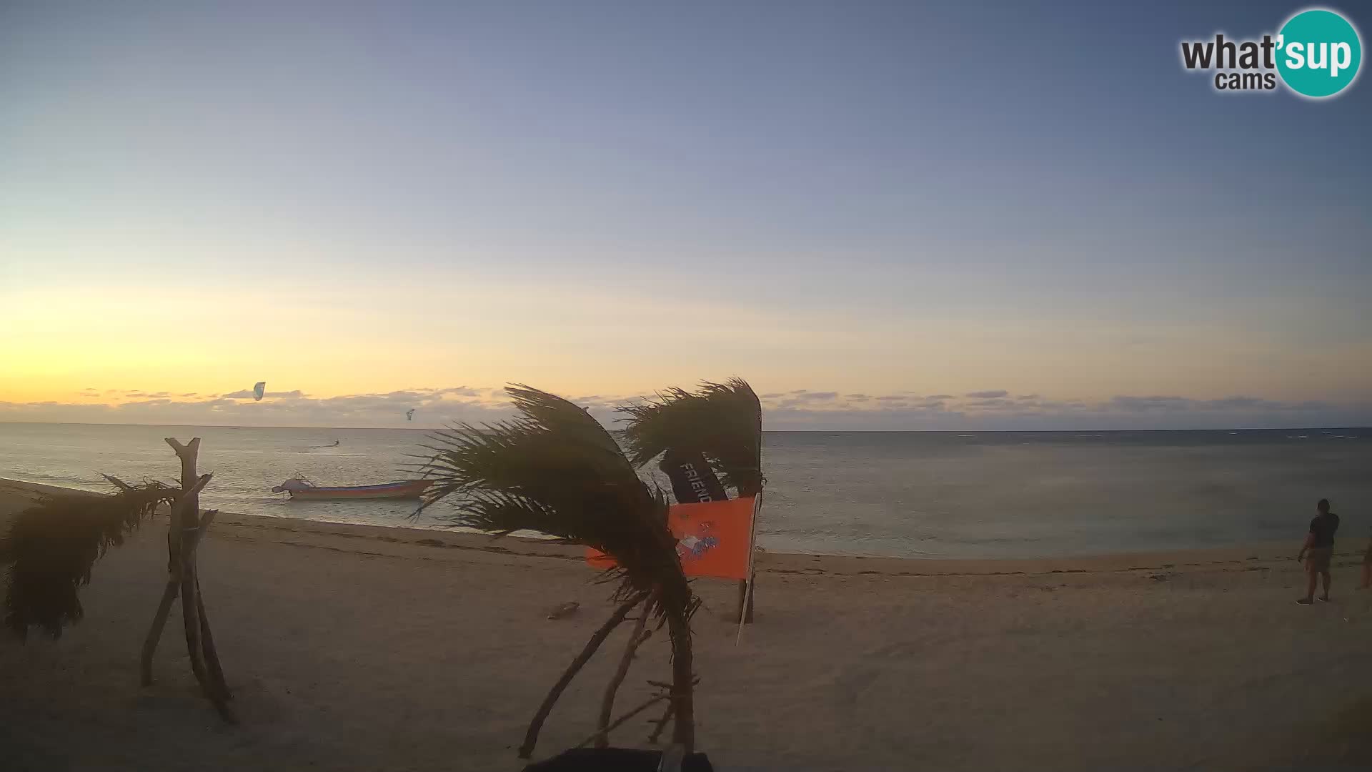 Web kamera Kite Buen Hombre Kiteboarding School – plaža Buen Hombre – Monte Cristi – Dominikanska Republika