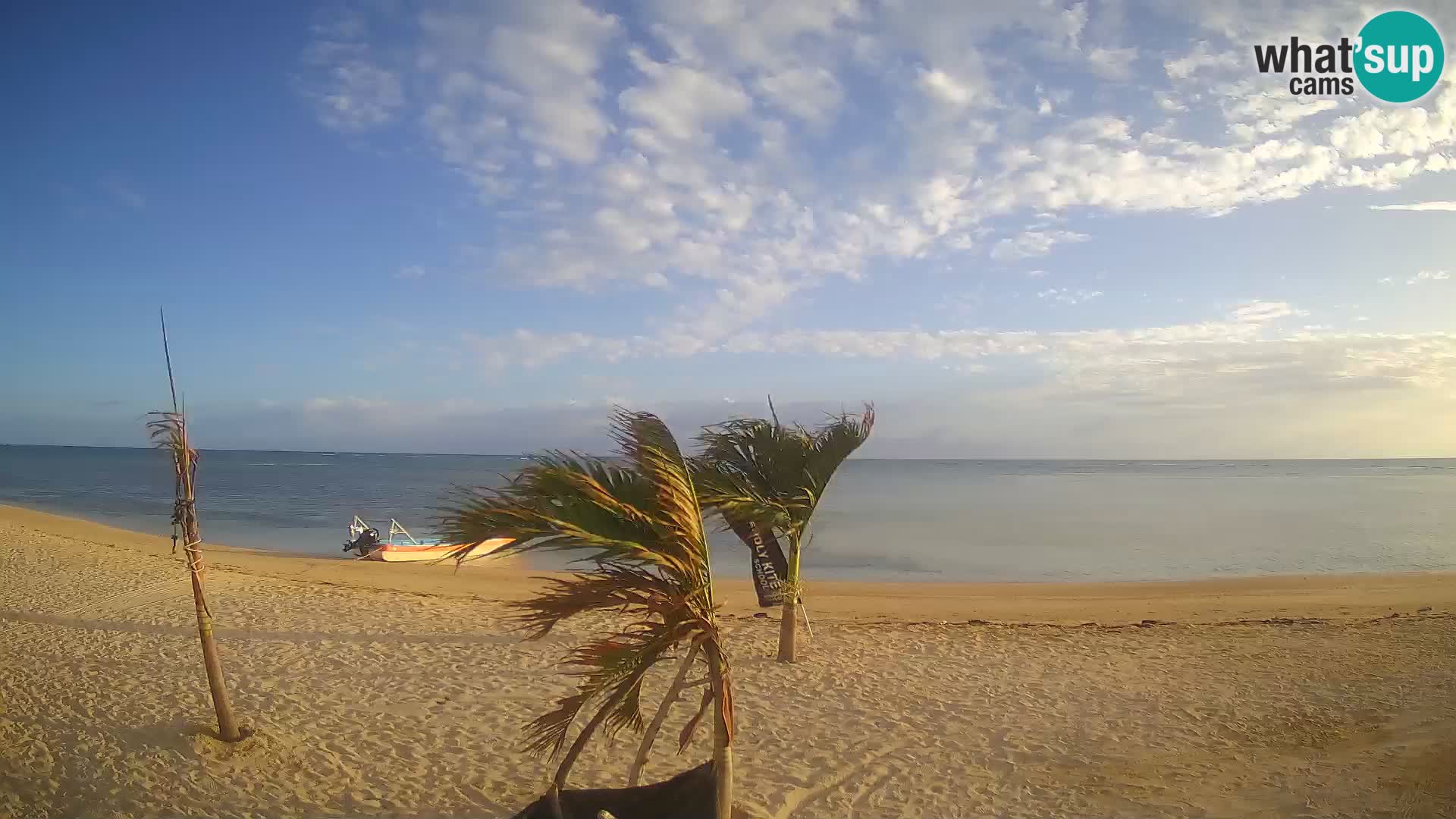 Caméra en direct de Kite Buen Hombre Kiteboarding – Plage Buen Hombre – Monte Cristi – République Dominicaine