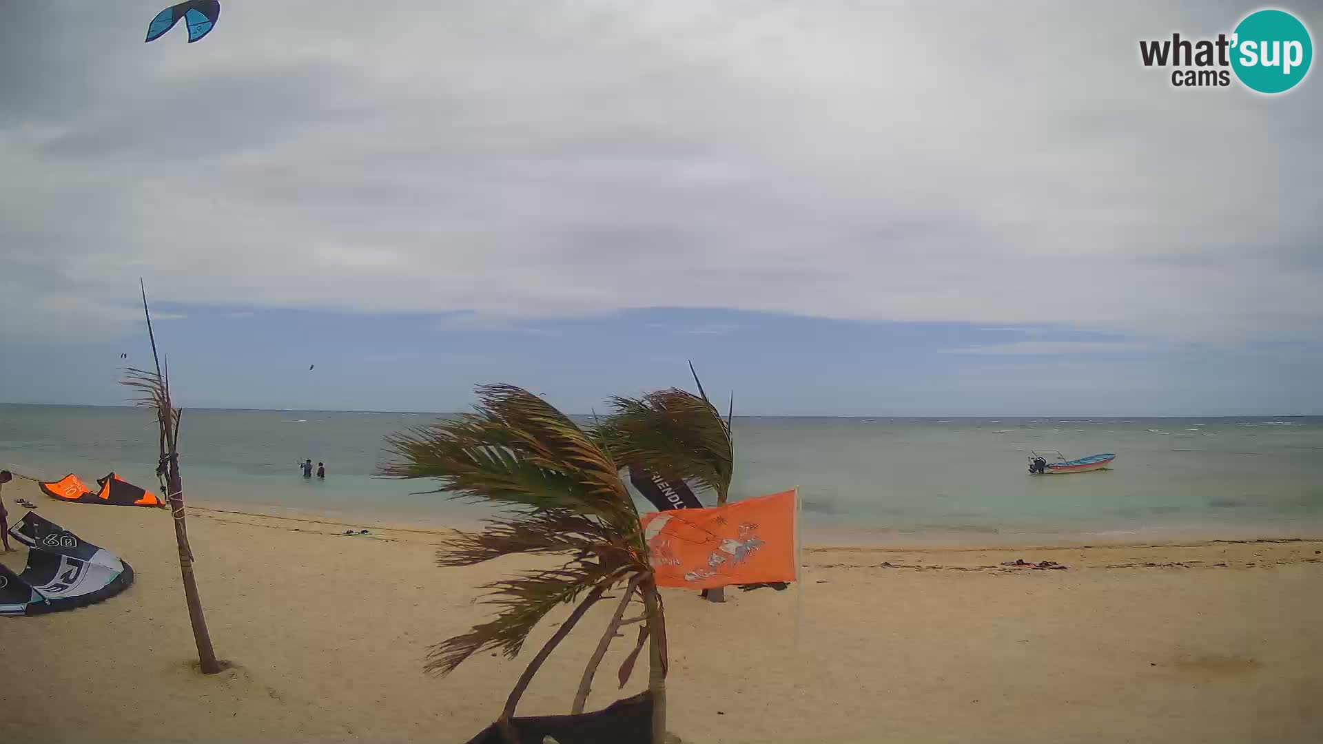 Caméra en direct de Kite Buen Hombre Kiteboarding – Plage Buen Hombre – Monte Cristi – République Dominicaine