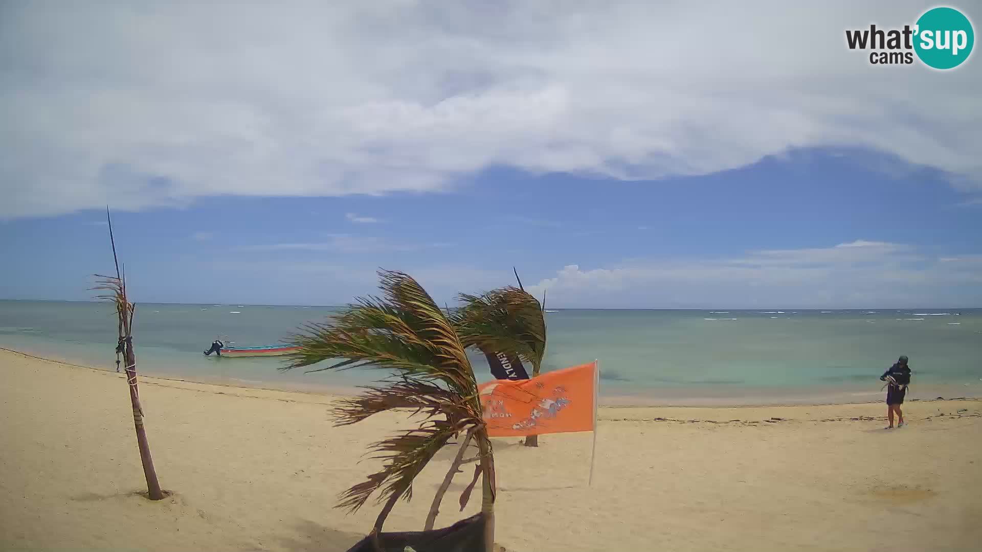 Caméra en direct de Kite Buen Hombre Kiteboarding – Plage Buen Hombre – Monte Cristi – République Dominicaine