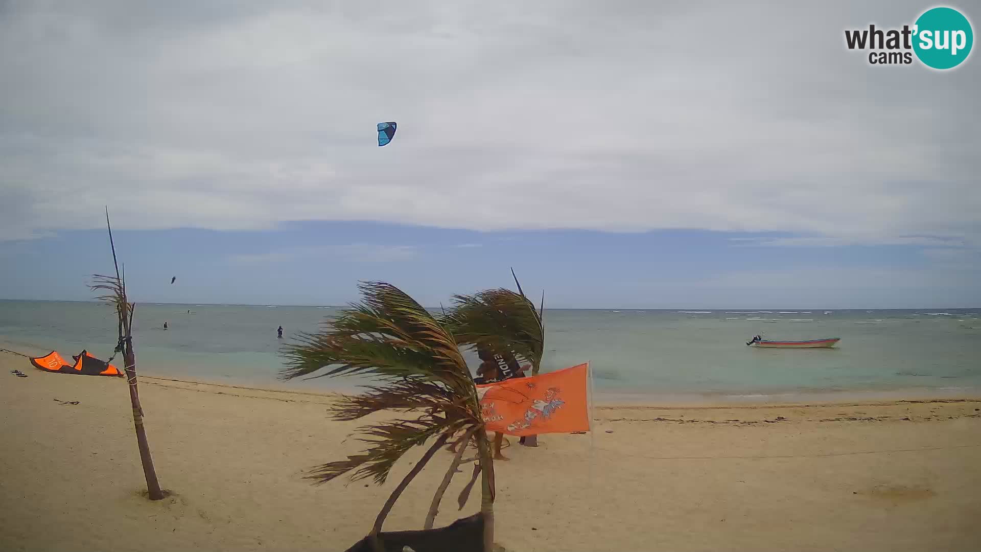 Caméra en direct de Kite Buen Hombre Kiteboarding – Plage Buen Hombre – Monte Cristi – République Dominicaine