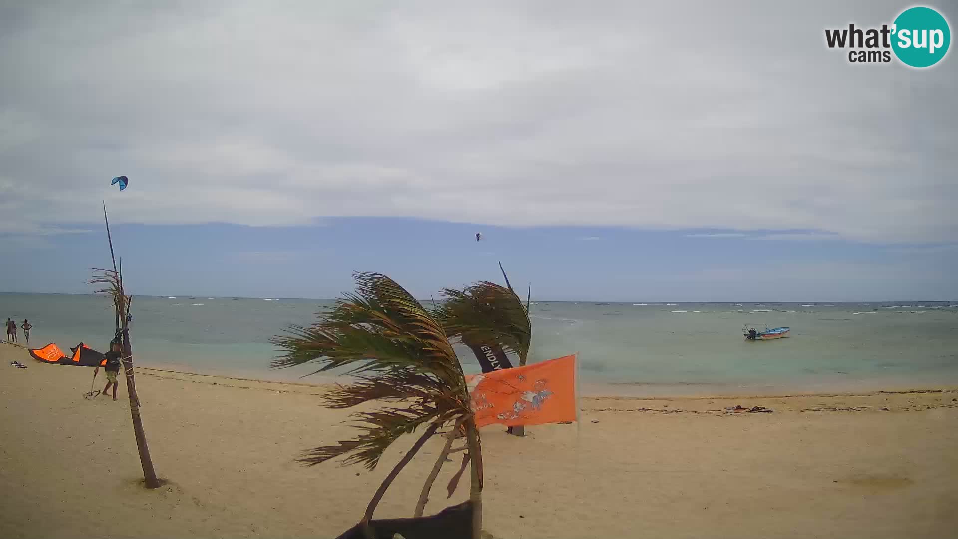 Caméra en direct de Kite Buen Hombre Kiteboarding – Plage Buen Hombre – Monte Cristi – République Dominicaine
