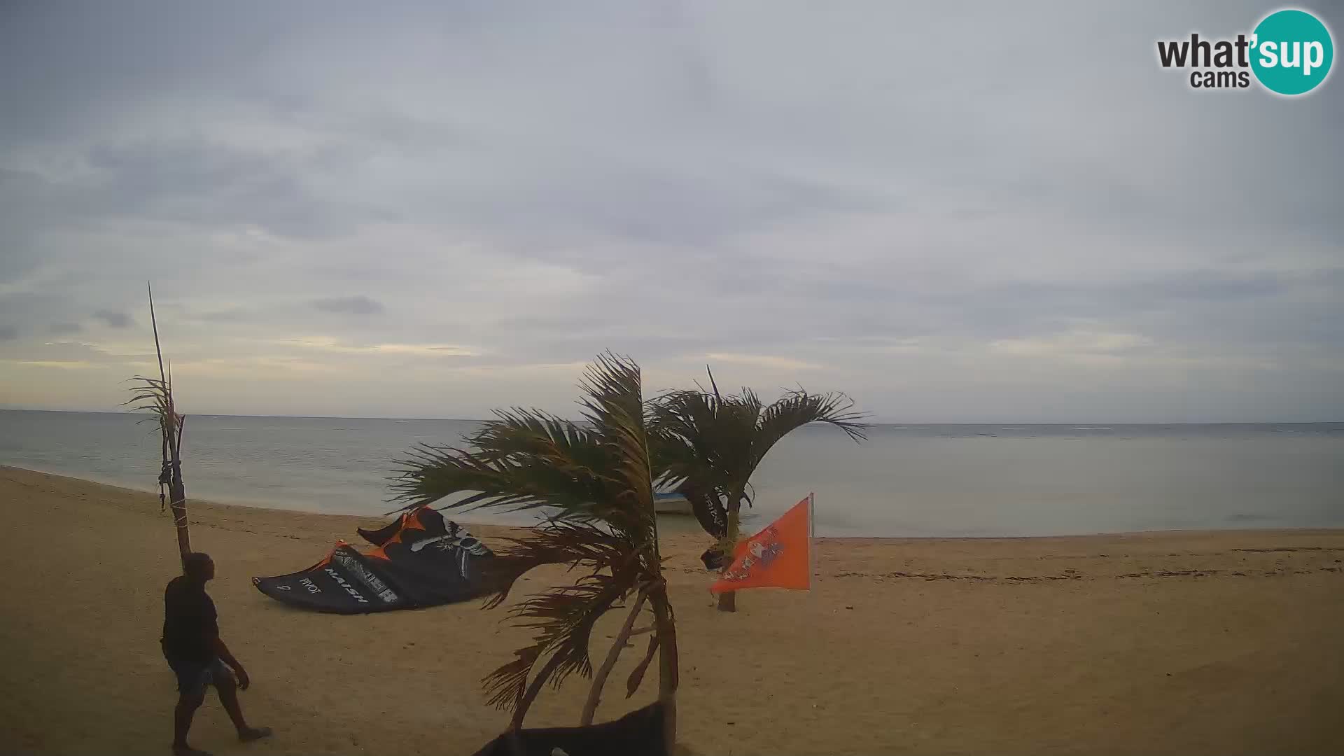 Caméra en direct de Kite Buen Hombre Kiteboarding – Plage Buen Hombre – Monte Cristi – République Dominicaine