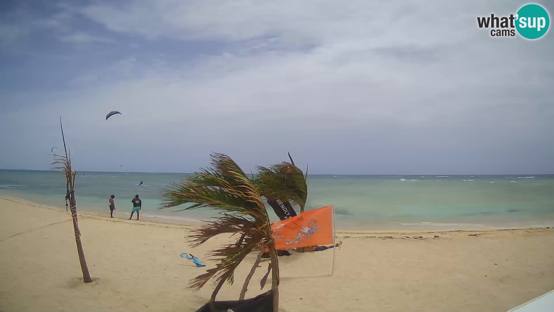 Caméra en direct de Kite Buen Hombre Kiteboarding – Plage Buen Hombre – Monte Cristi – République Dominicaine