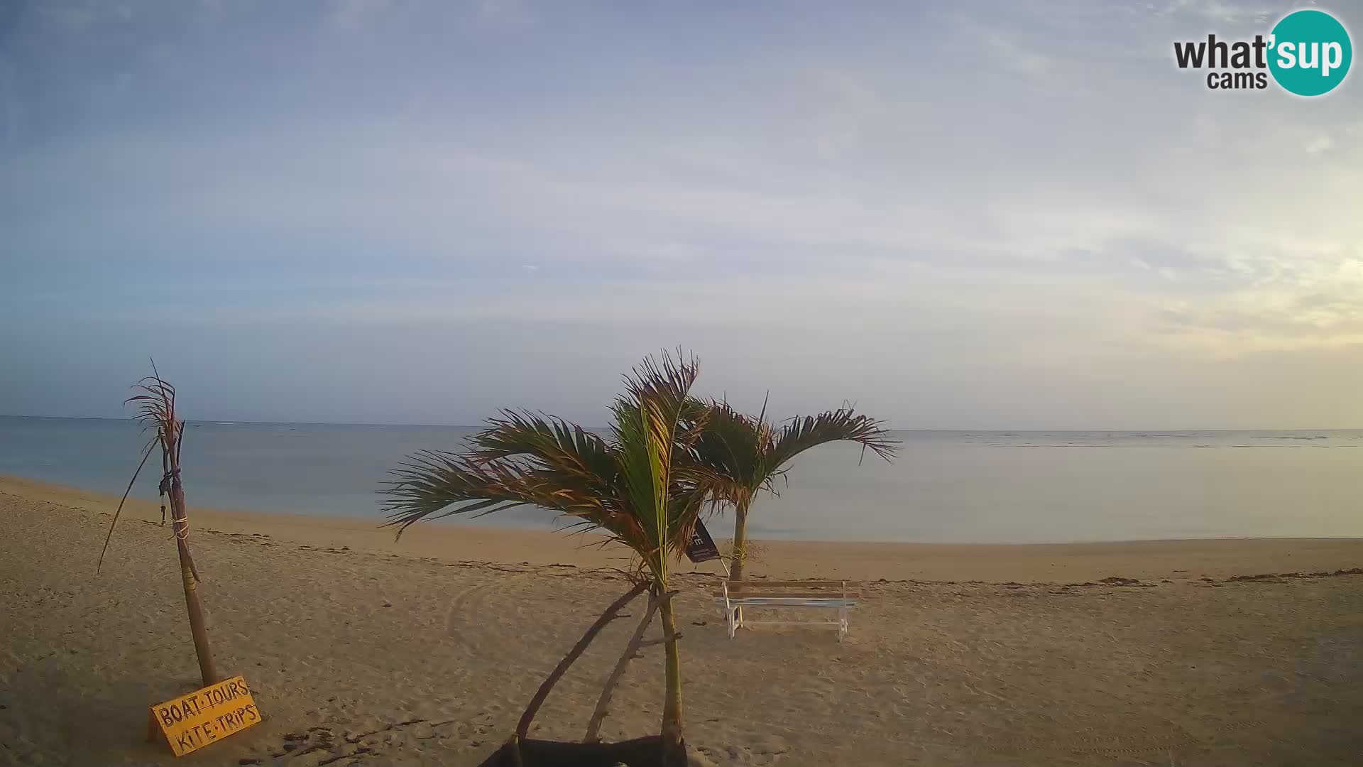 Caméra en direct de Kite Buen Hombre Kiteboarding – Plage Buen Hombre – Monte Cristi – République Dominicaine