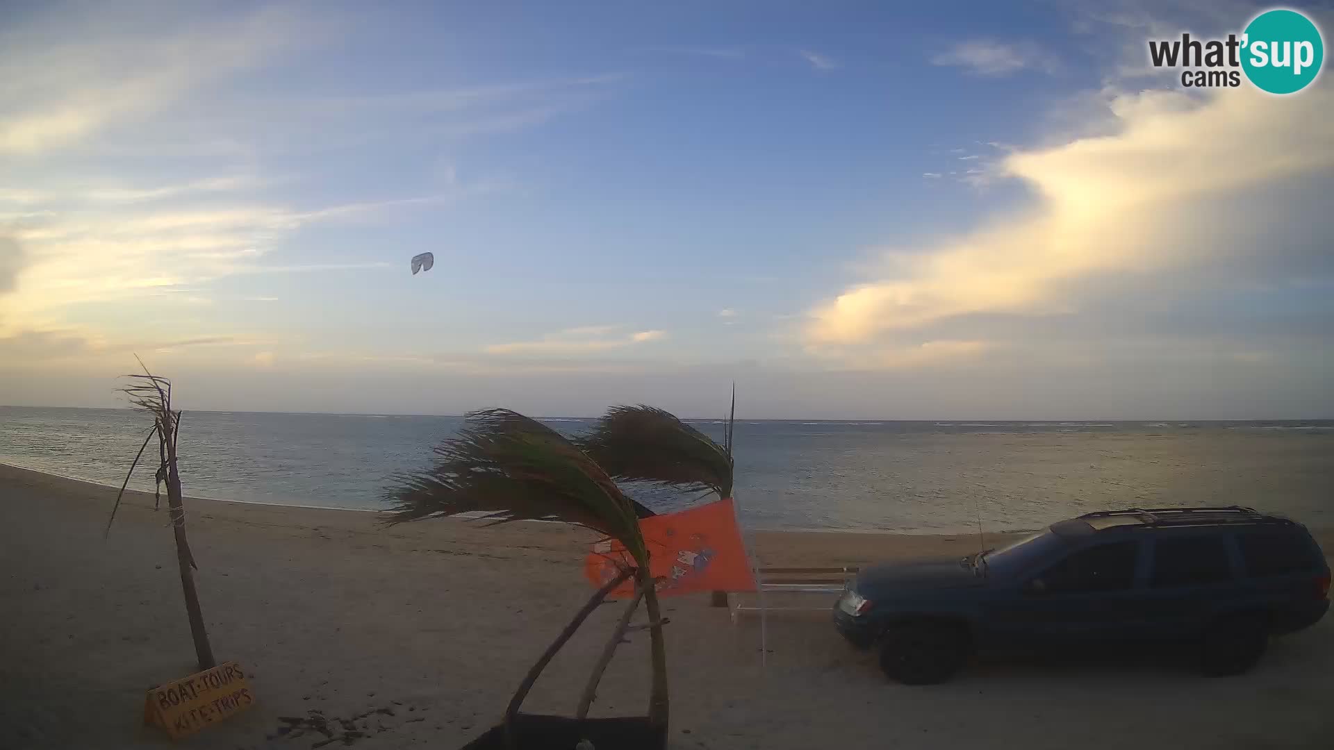 Caméra en direct de Kite Buen Hombre Kiteboarding – Plage Buen Hombre – Monte Cristi – République Dominicaine