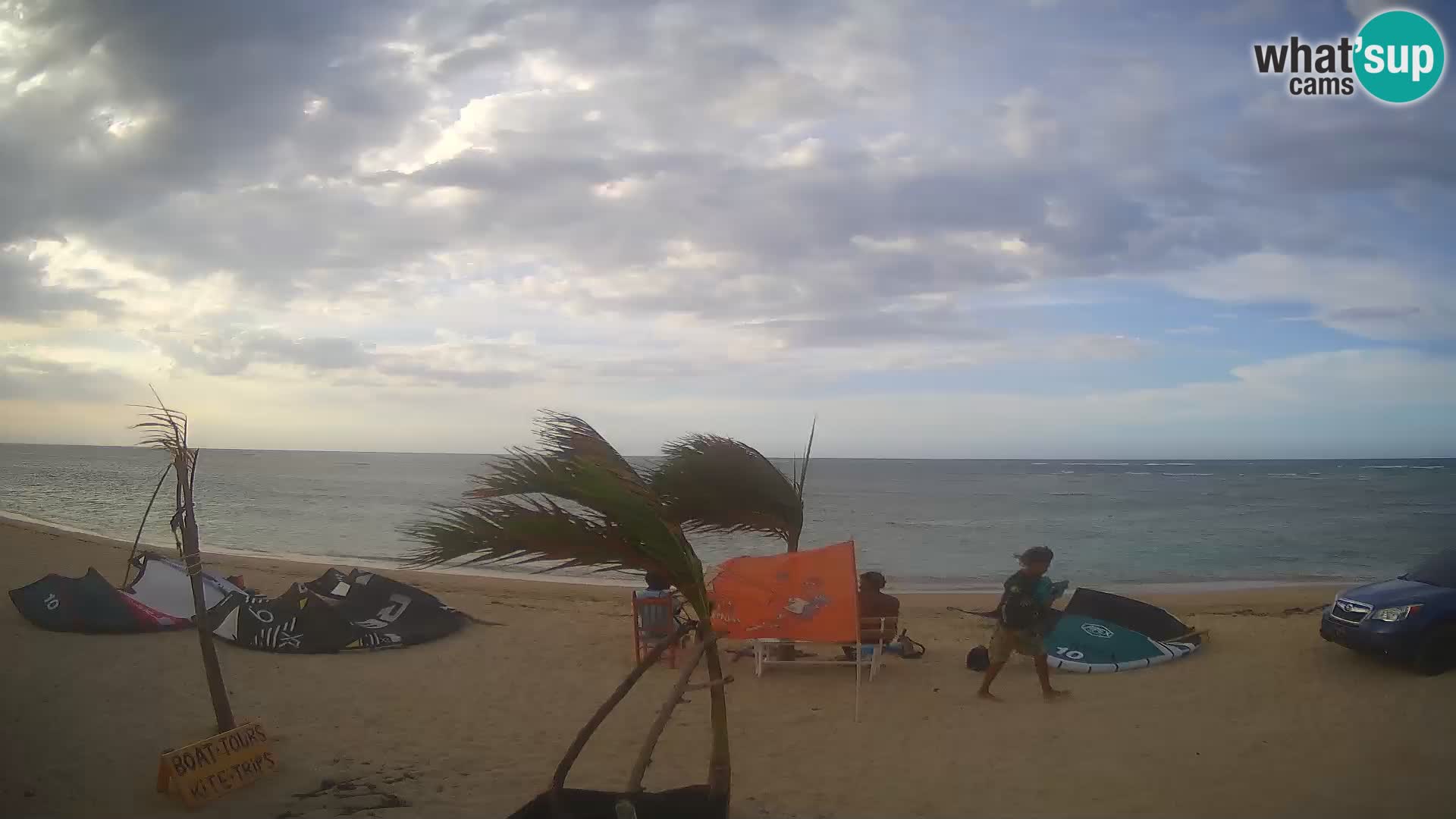 Caméra en direct de Kite Buen Hombre Kiteboarding – Plage Buen Hombre – Monte Cristi – République Dominicaine