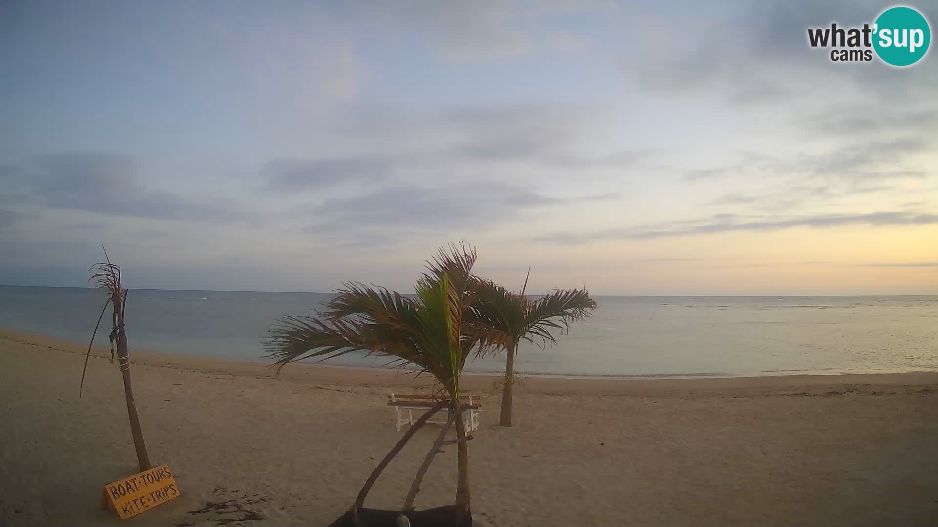 Caméra en direct de Kite Buen Hombre Kiteboarding – Plage Buen Hombre – Monte Cristi – République Dominicaine