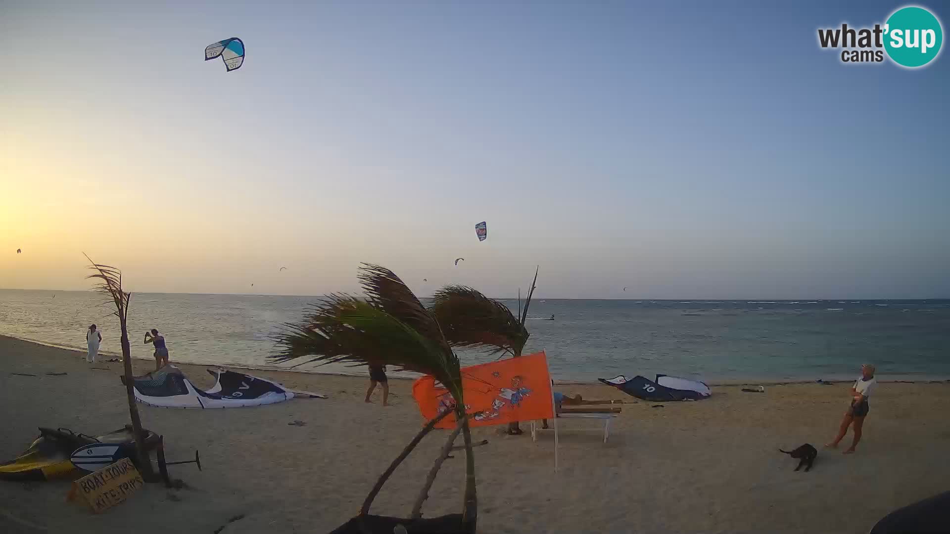 Caméra en direct de Kite Buen Hombre Kiteboarding – Plage Buen Hombre – Monte Cristi – République Dominicaine
