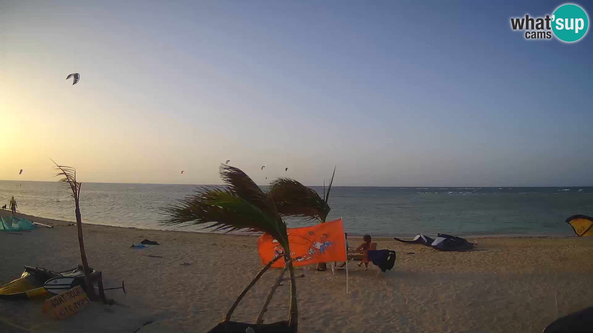 Caméra en direct de Kite Buen Hombre Kiteboarding – Plage Buen Hombre – Monte Cristi – République Dominicaine
