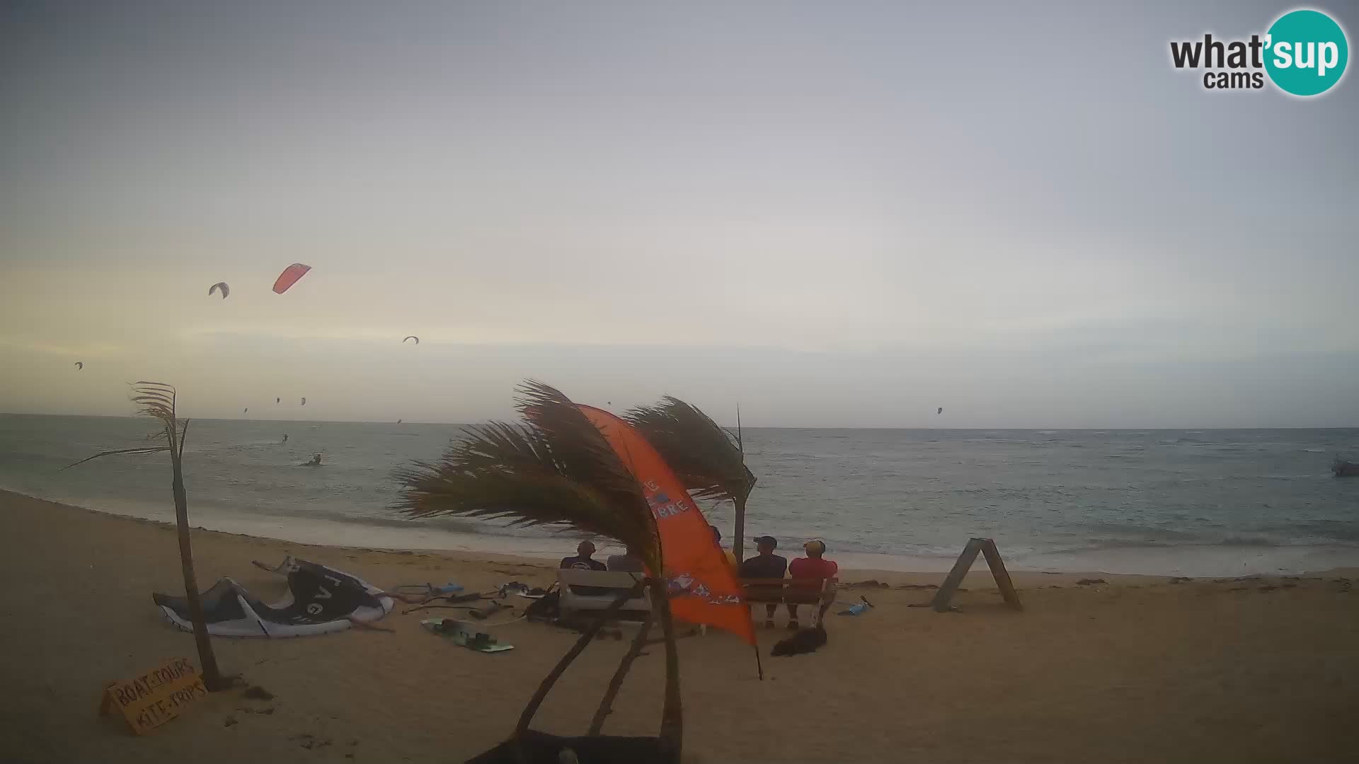 Caméra en direct de Kite Buen Hombre Kiteboarding – Plage Buen Hombre – Monte Cristi – République Dominicaine