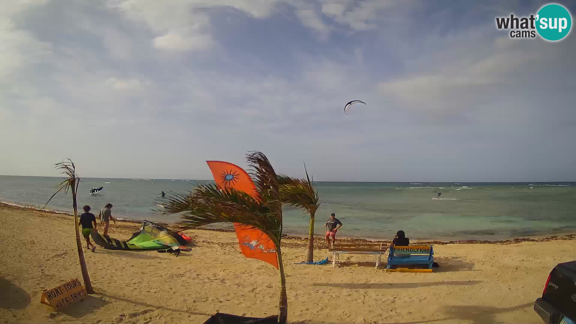Caméra en direct de Kite Buen Hombre Kiteboarding – Plage Buen Hombre – Monte Cristi – République Dominicaine