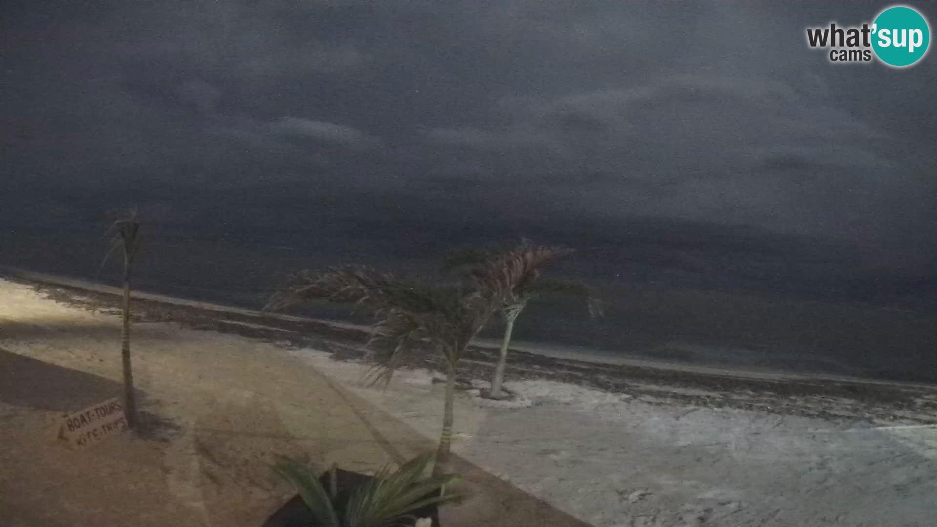 Caméra en direct de Kite Buen Hombre Kiteboarding – Plage Buen Hombre – Monte Cristi – République Dominicaine