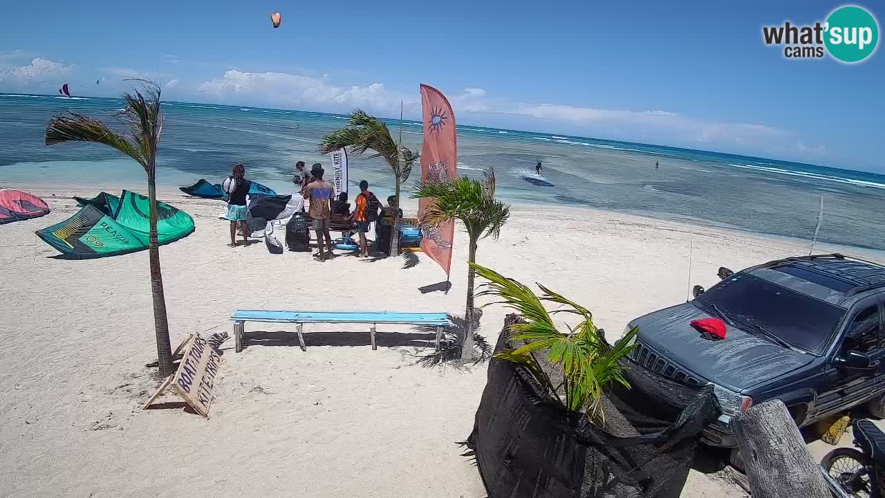 Caméra en direct de Kite Buen Hombre Kiteboarding – Plage Buen Hombre – Monte Cristi – République Dominicaine