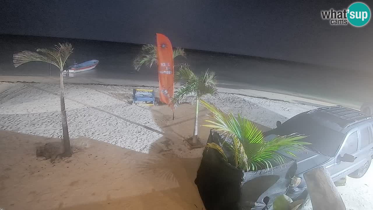 Caméra en direct de Kite Buen Hombre Kiteboarding – Plage Buen Hombre – Monte Cristi – République Dominicaine