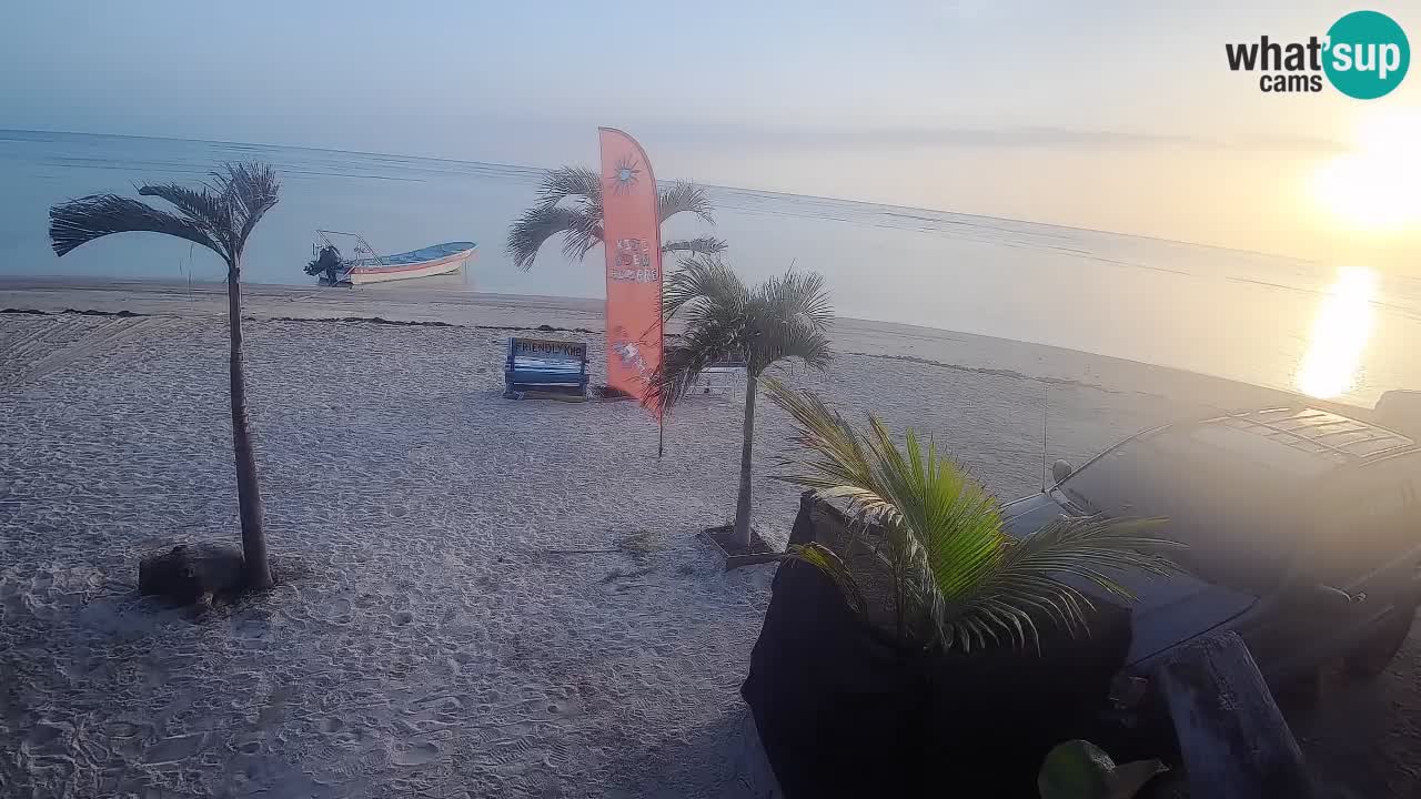 Spletna kamera Kite Buen Hombre Kiteboarding – plaža Buen Hombre – Monte Cristi – Dominikanska Republika
