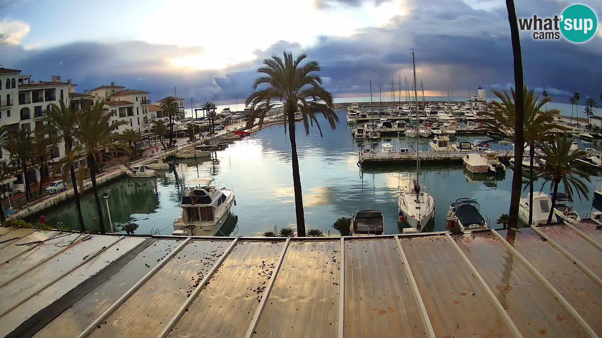 Live webcam Puerto de la Duquesa – Marina