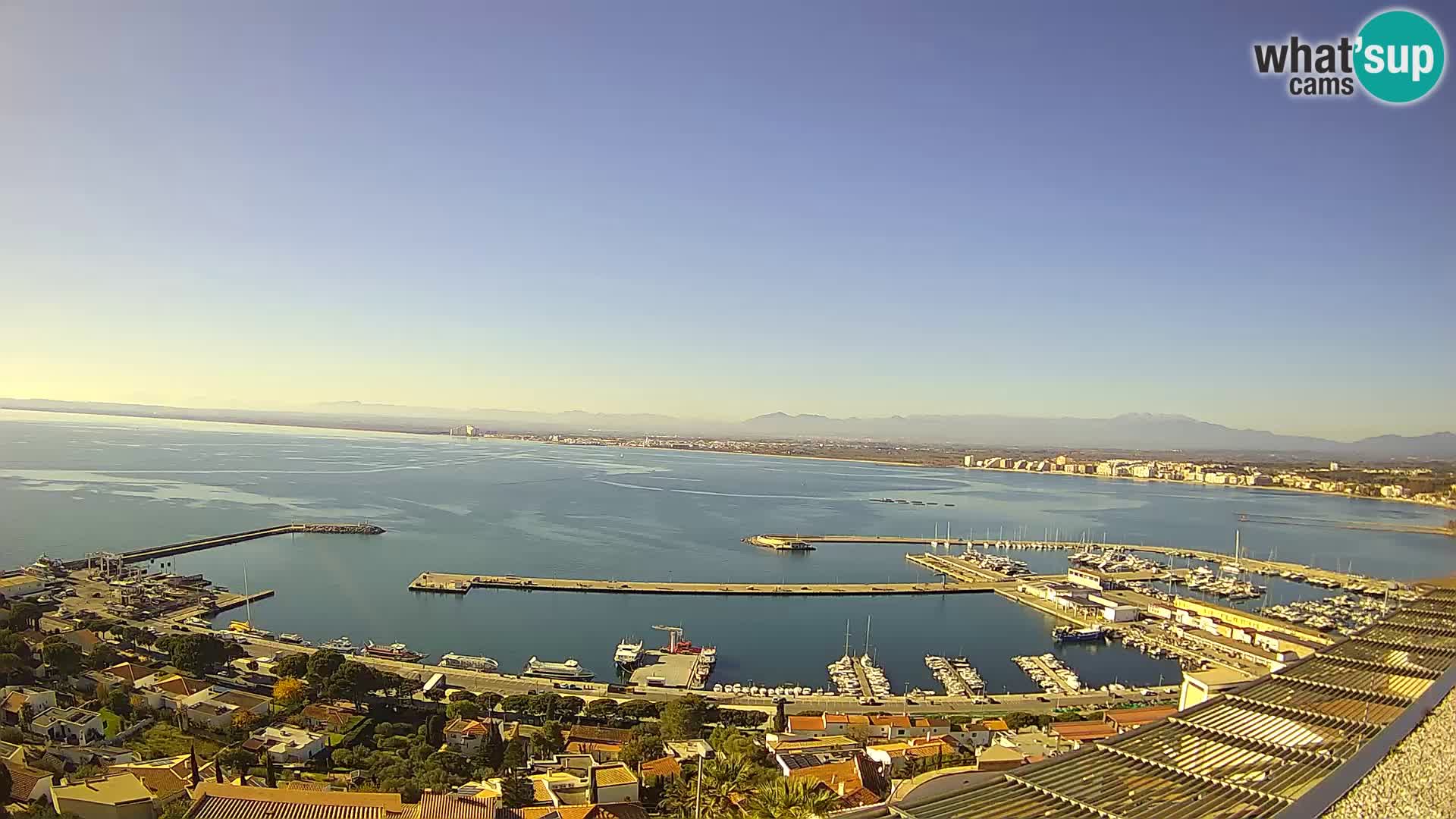 Roses – Puerto pesquero  y la bahía de Roses