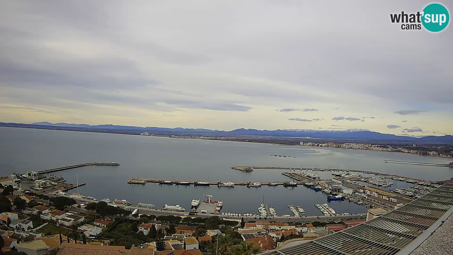 Roses – Puerto pesquero  y la bahía de Roses