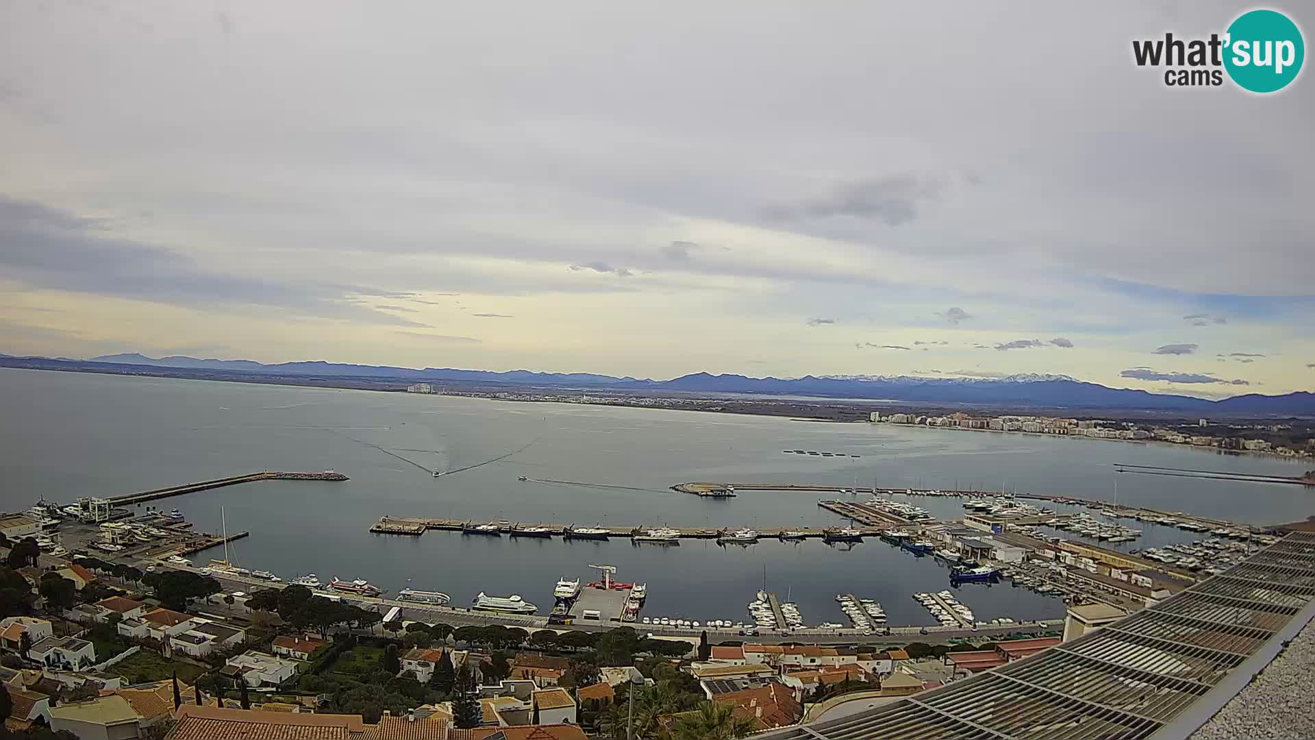 Roses – Puerto pesquero  y la bahía de Roses