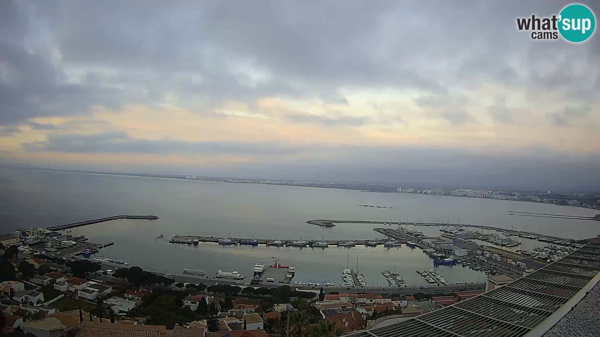 Roses –  Port de pêche  et la baie